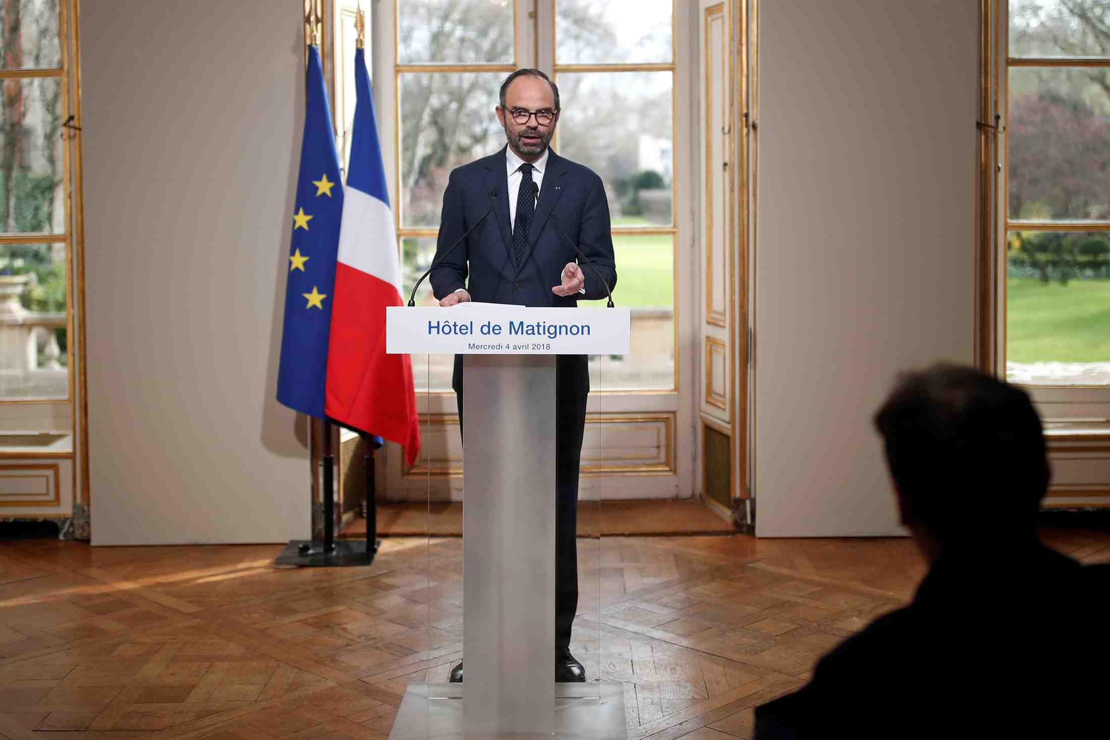 Institutions: philippe croit en un accord entre assemblee et senat