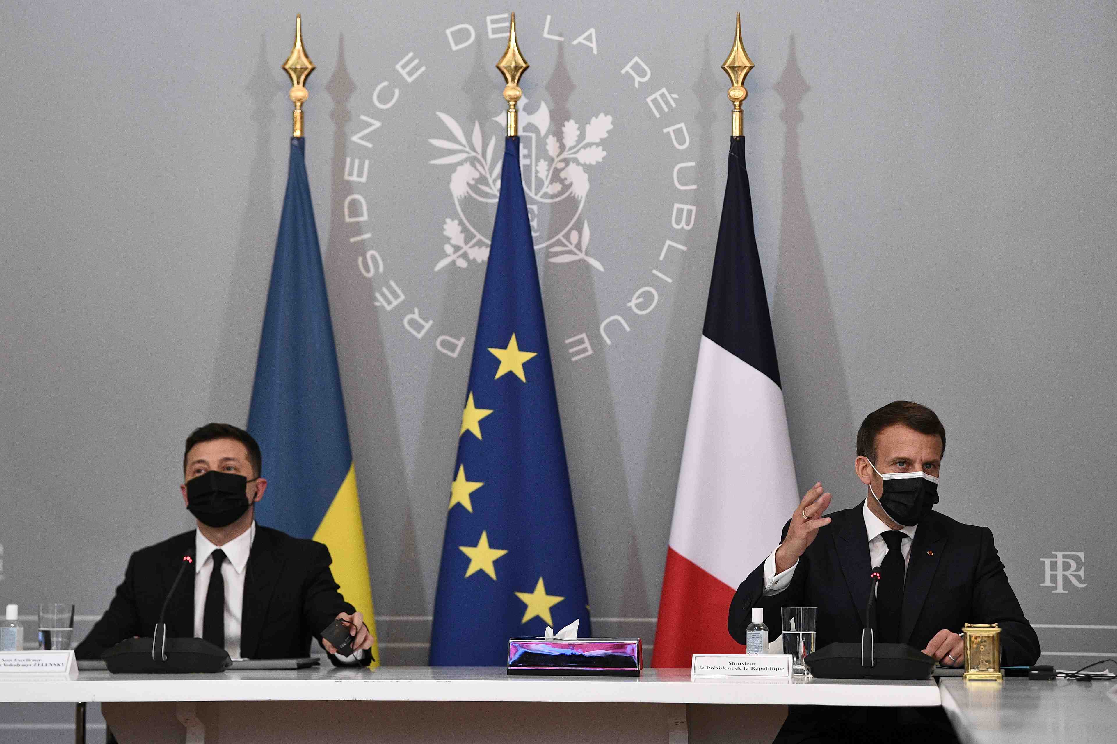 Le president ukrainien pret a discuter avec poutine dans un format a quatre