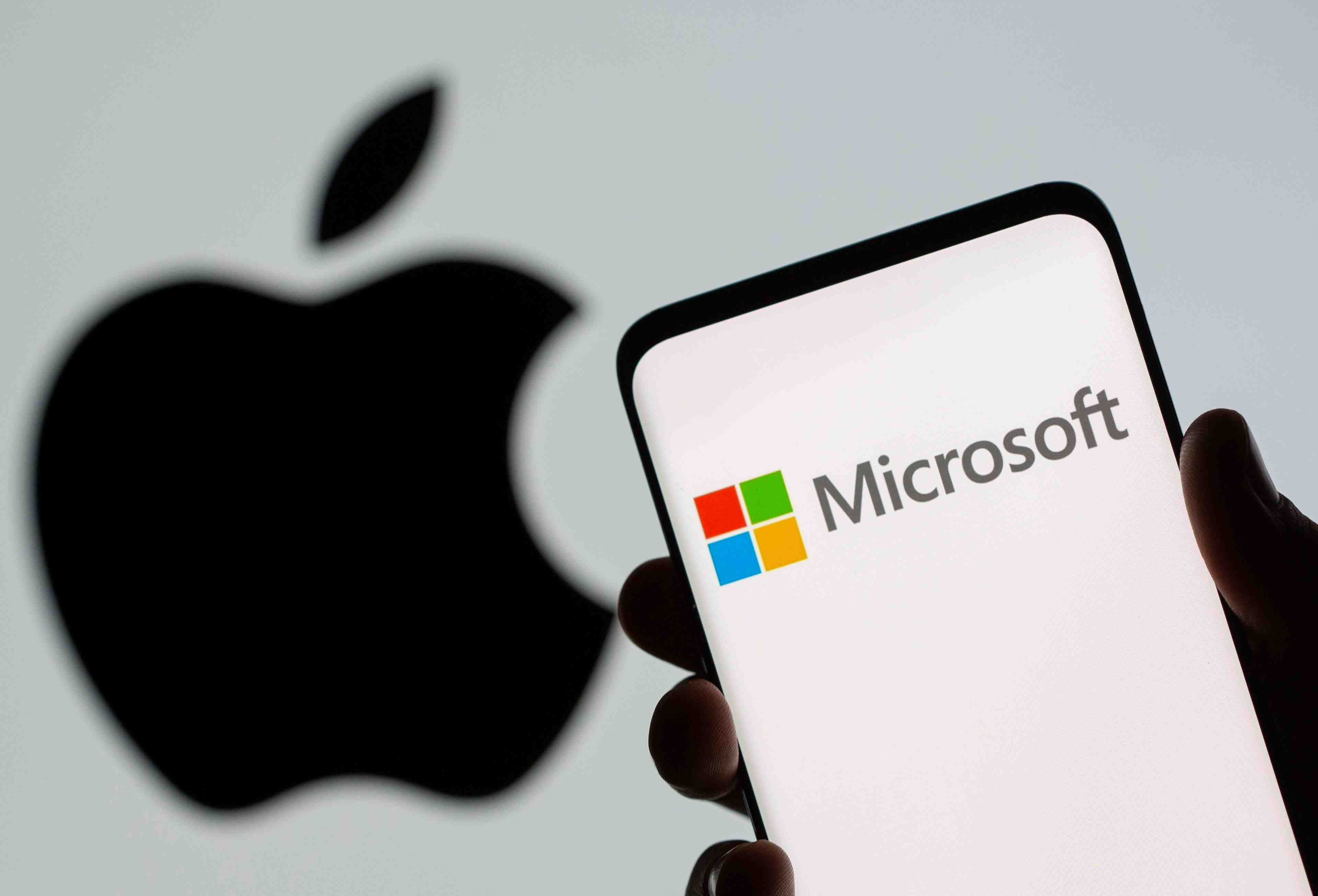 Apple pourrait ceder la place de premiere capitalisation mondiale a microsoft