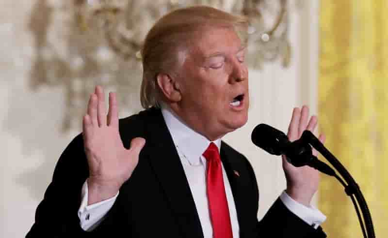 Trump nie tout contact entre son equipe de campagne et la russie