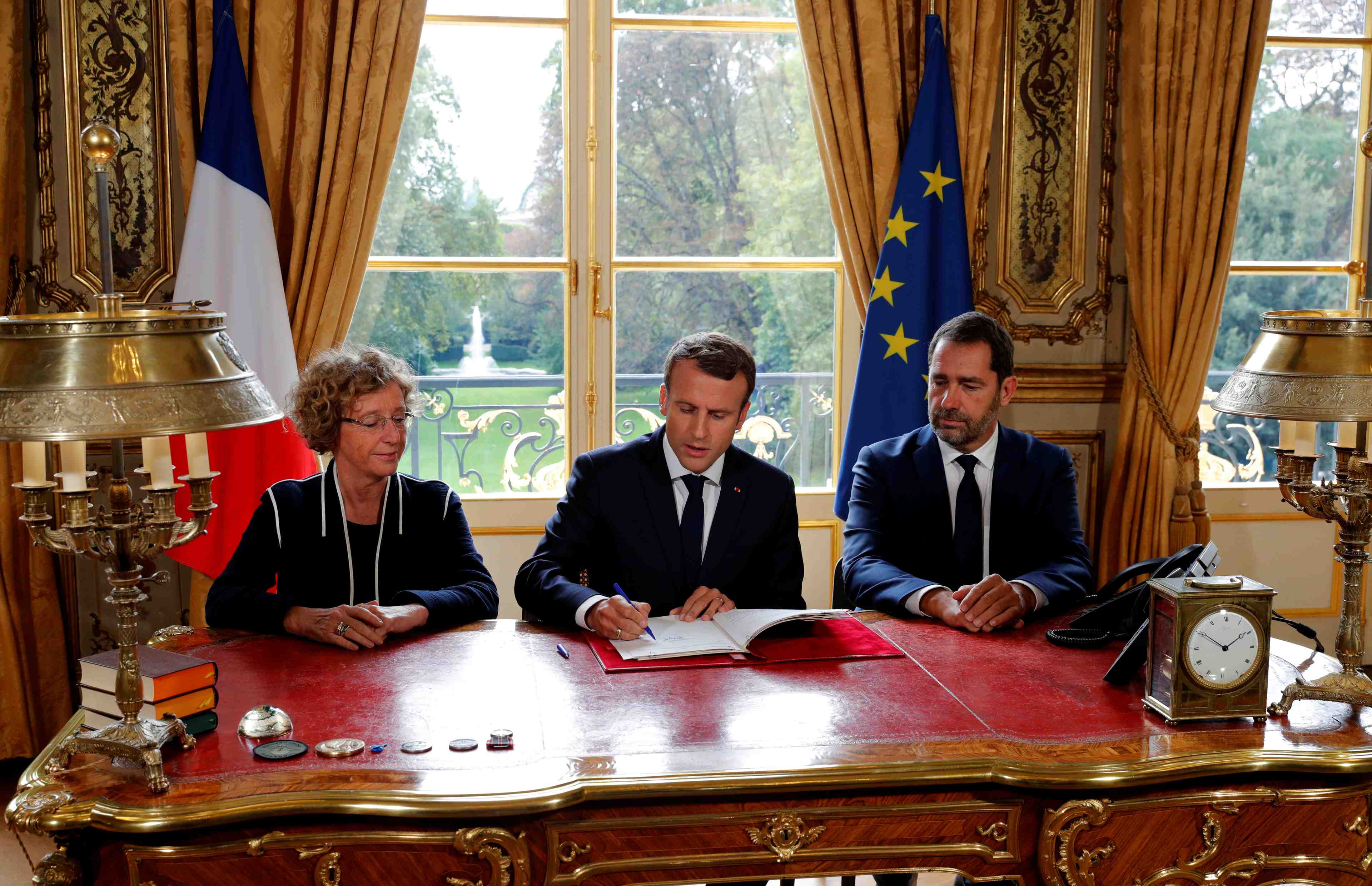 Macron a signe les cinq ordonnances reformant le code du travail