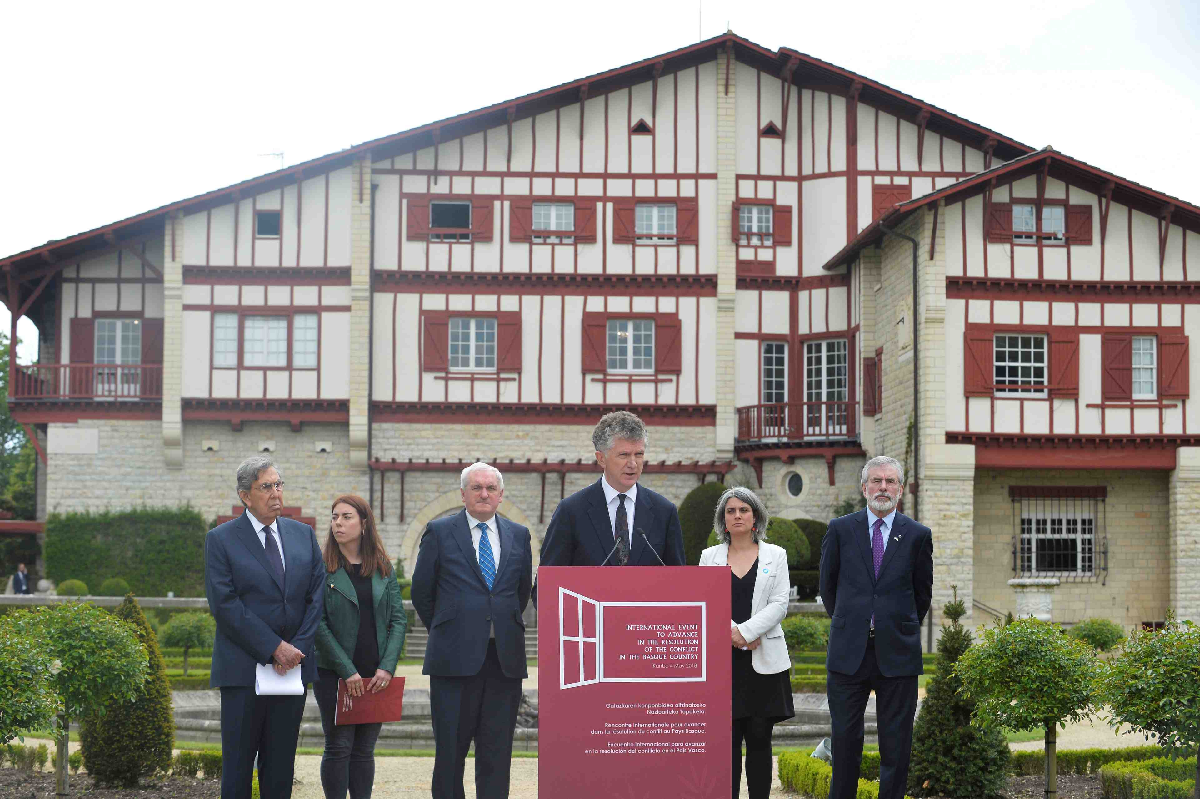 Eta: le groupe de contact exhorte madrid au compromis sur les prisonniers