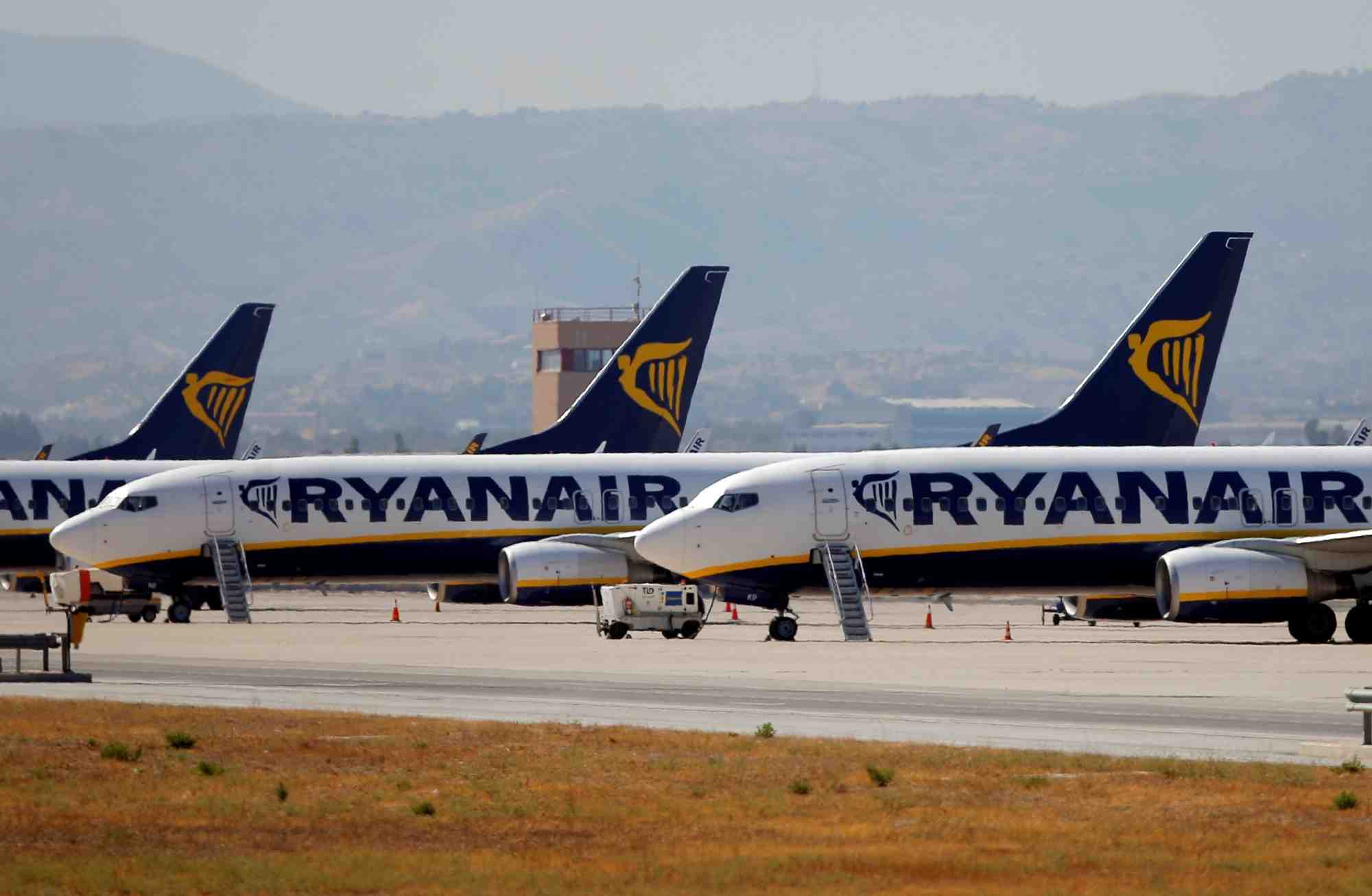 Le personnel de cabine de ryanair en espagne prevoit 10 jours de greve