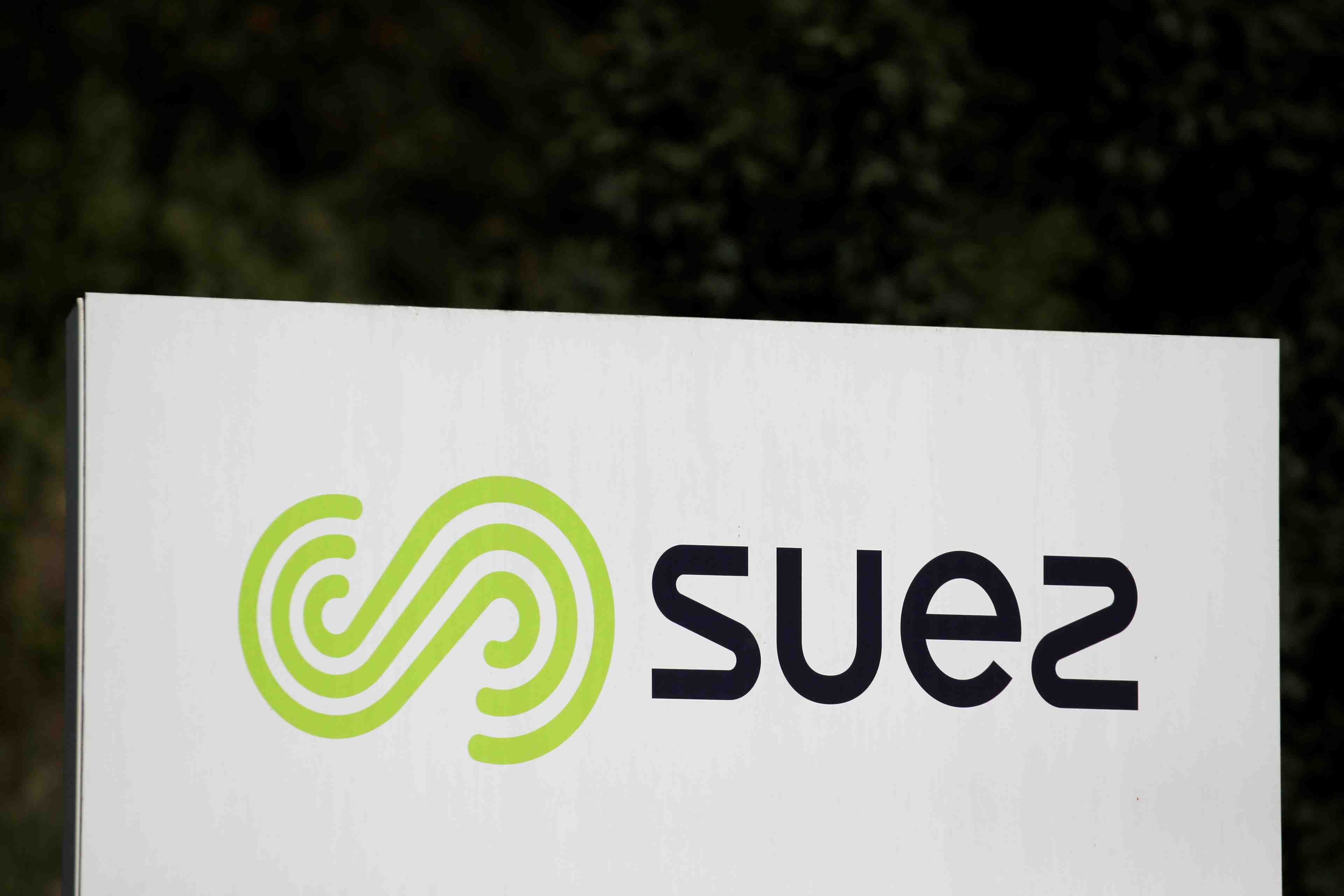 Suez: engie veut que veolia releve son offre, ouvert a d'autres propositions
