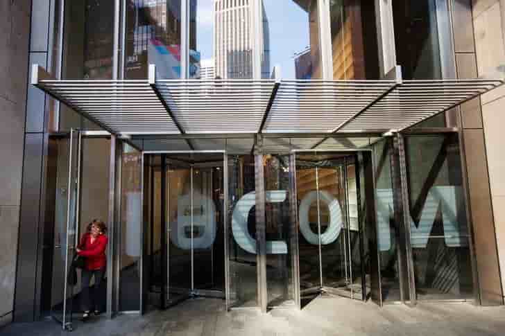 Viacom decoit avec ses previsions, le titre chute