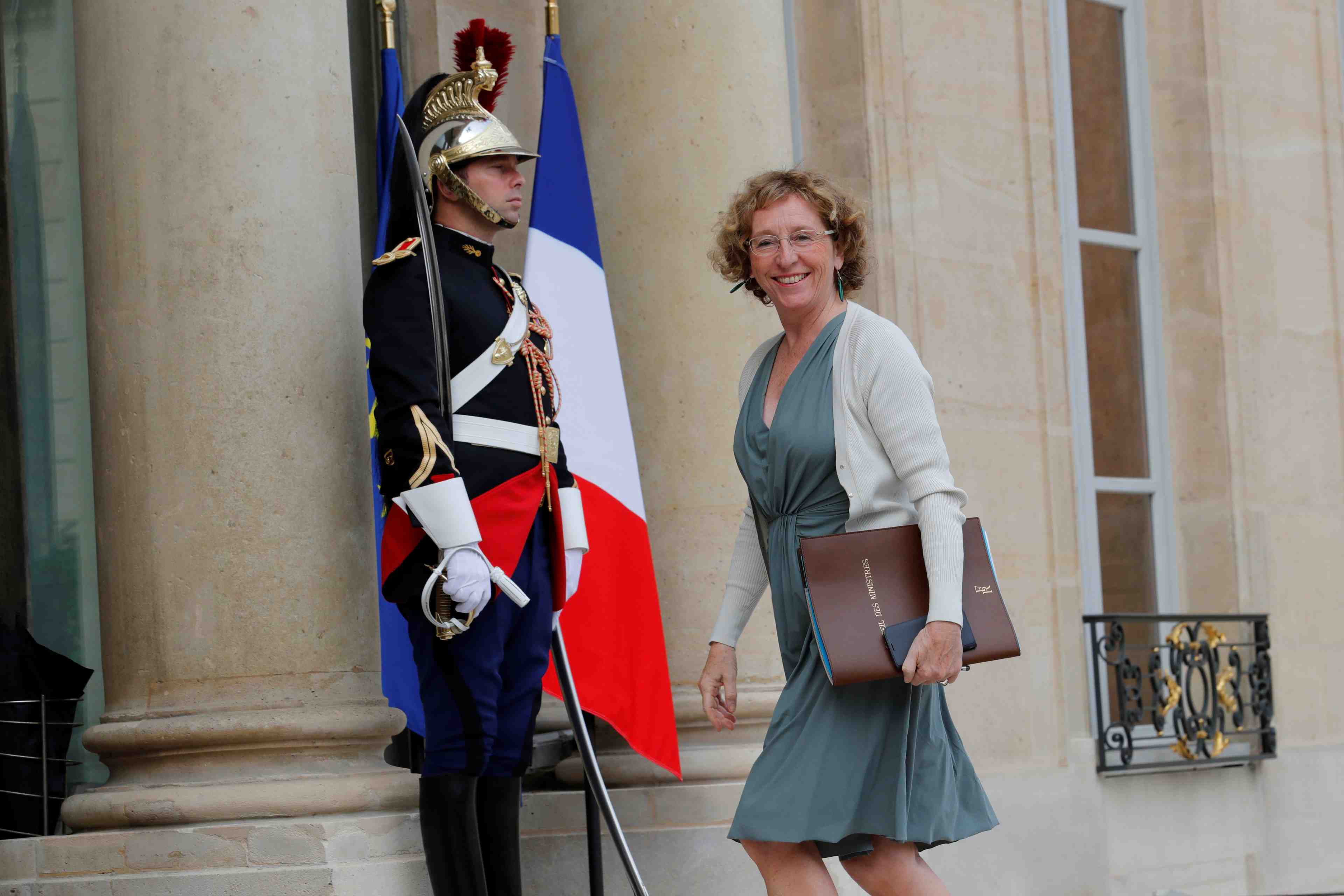La loi travail inquiete pres de deux francais sur trois