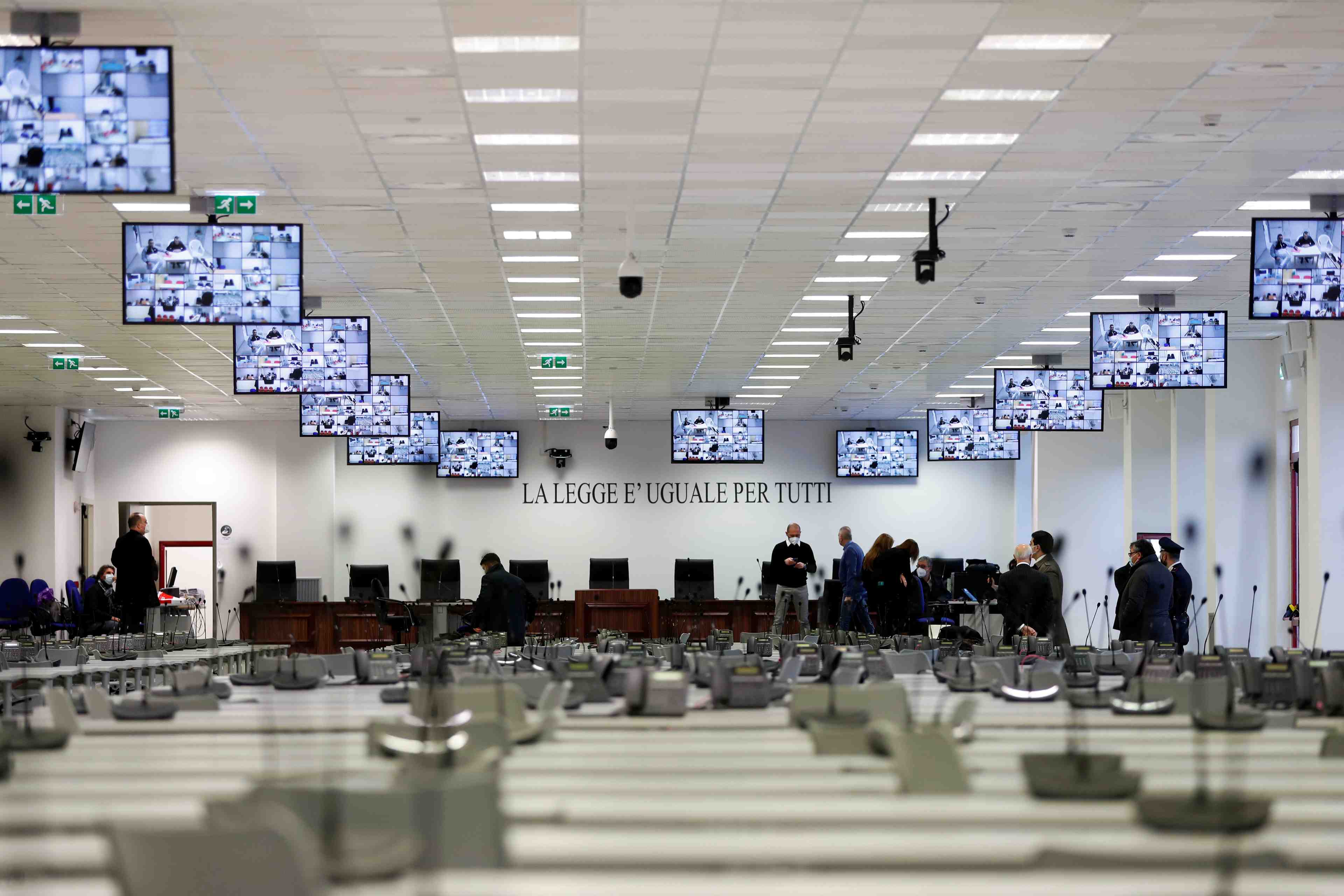 Arrestations en italie et en allemagne de 31 personnes soupconnees d'appartenir a la mafia