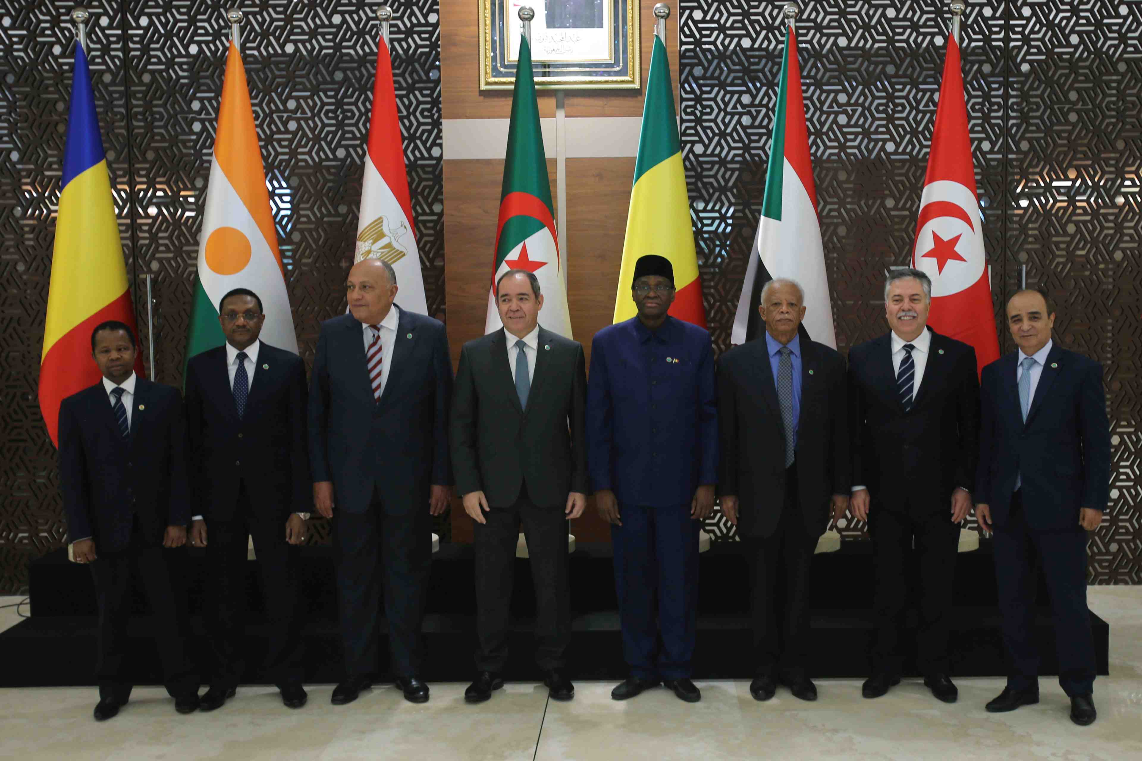 Les pays limitrophes de la libye reunis a alger en appui a la treve fragile