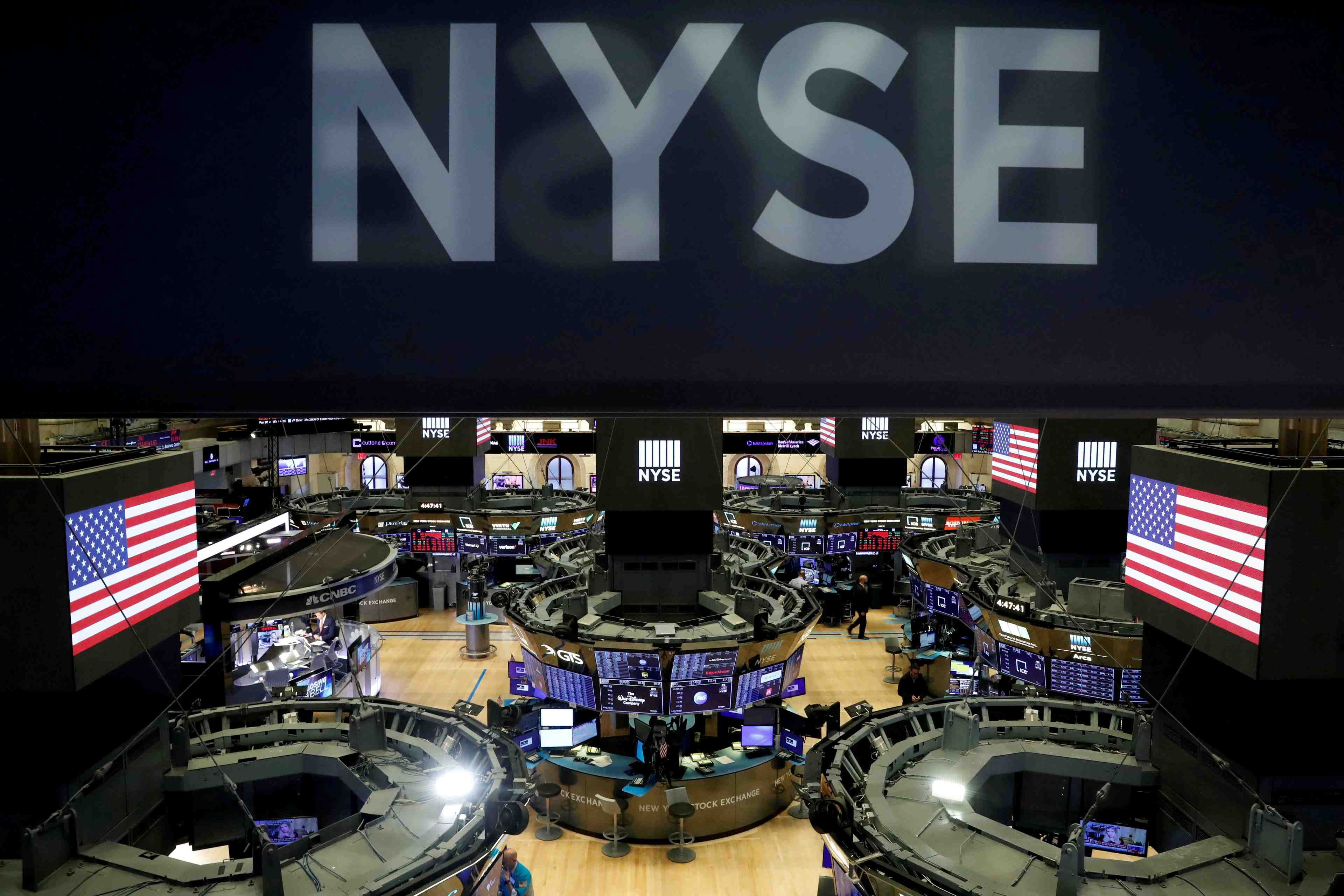 Wall street ouvre en hausse, l'emploi semble ralentir