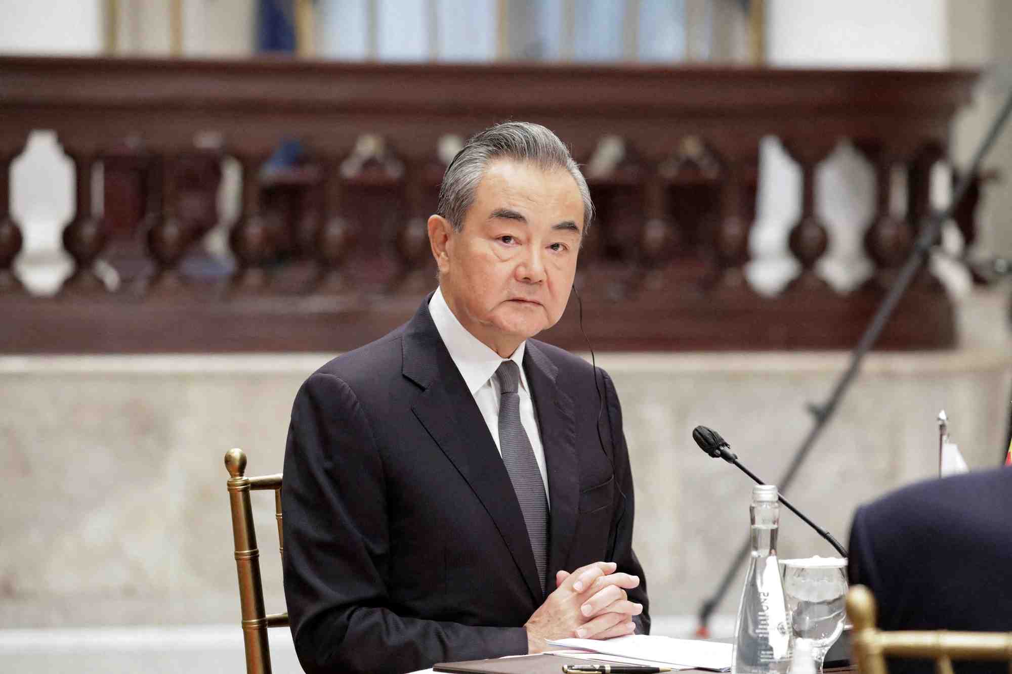 Photo du diplomate chinois de premier plan, wang yi