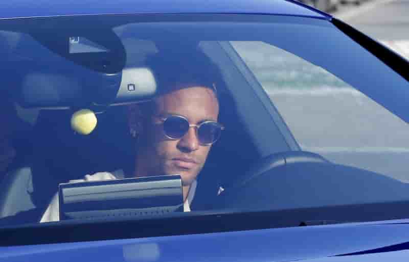 Neymar a signe au psg contre l'avis de son pere