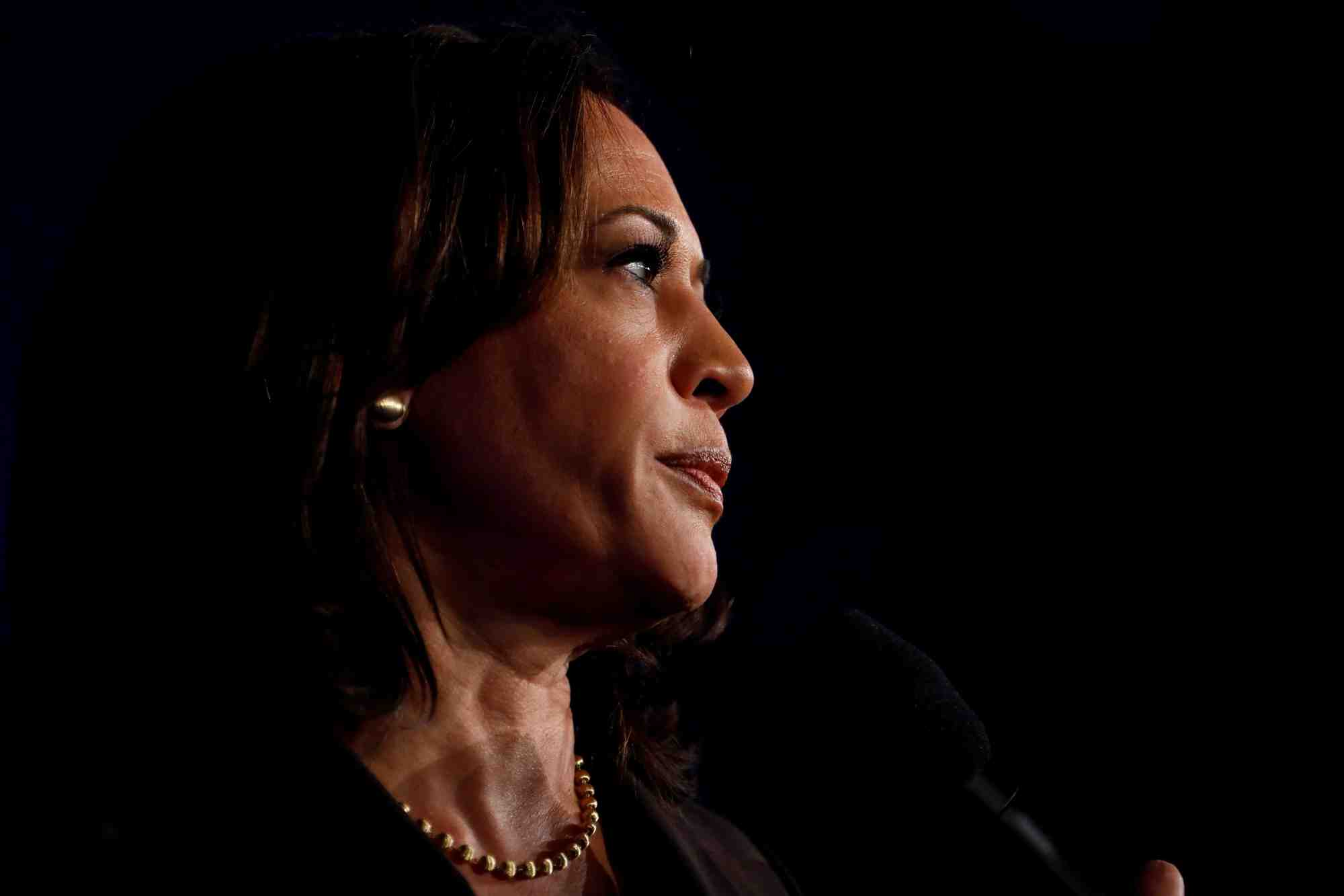Kamala harris, cible mouvante pour la campagne de trump