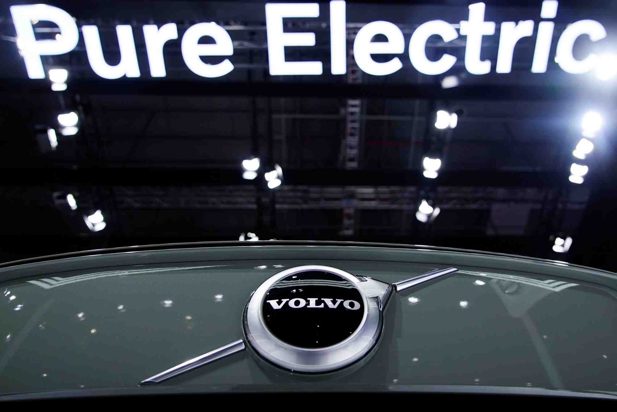 Un logo volvo lors du salon de l'automobile de shangai