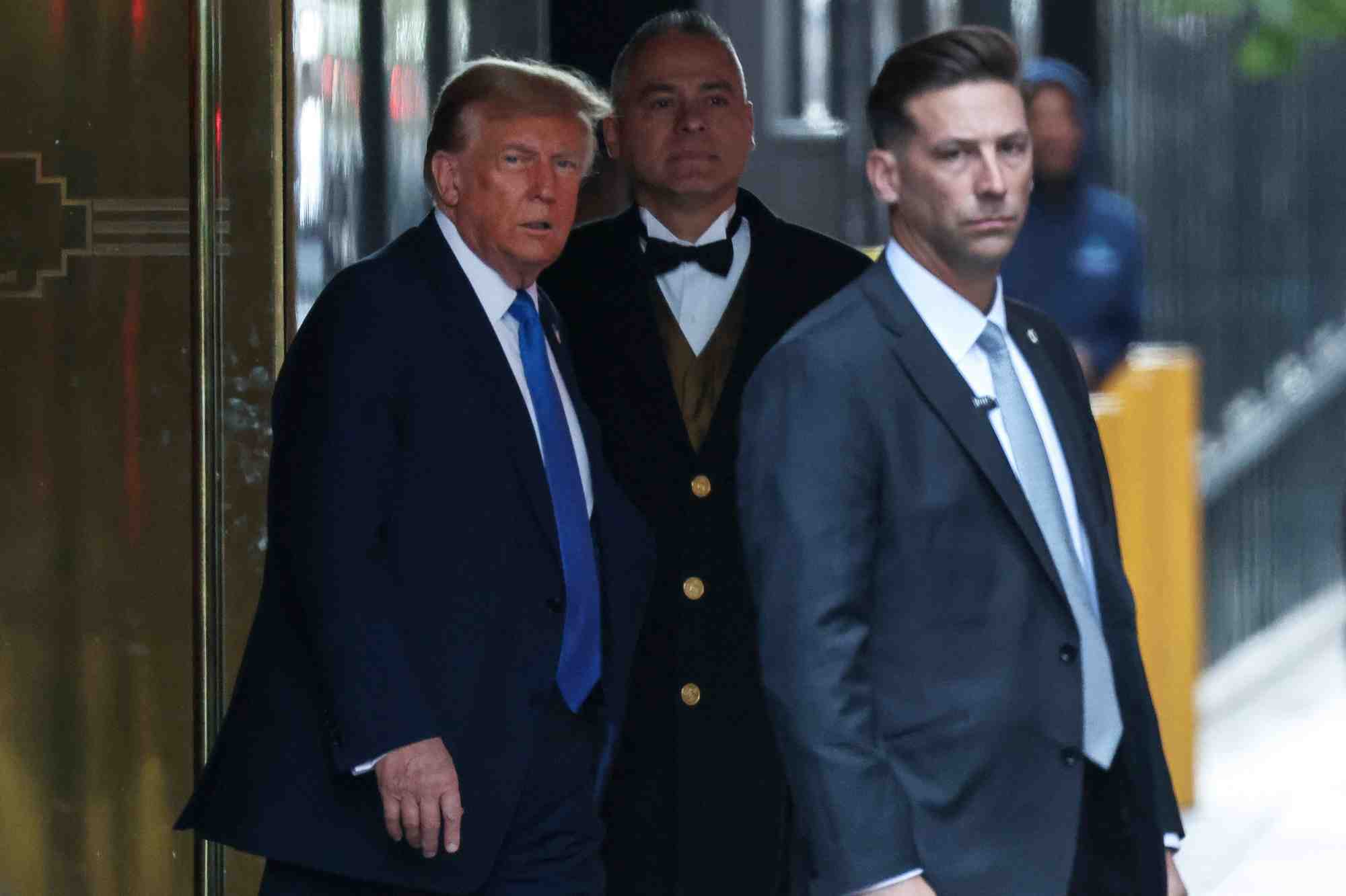 Donald trump quitte la trump tower a new york