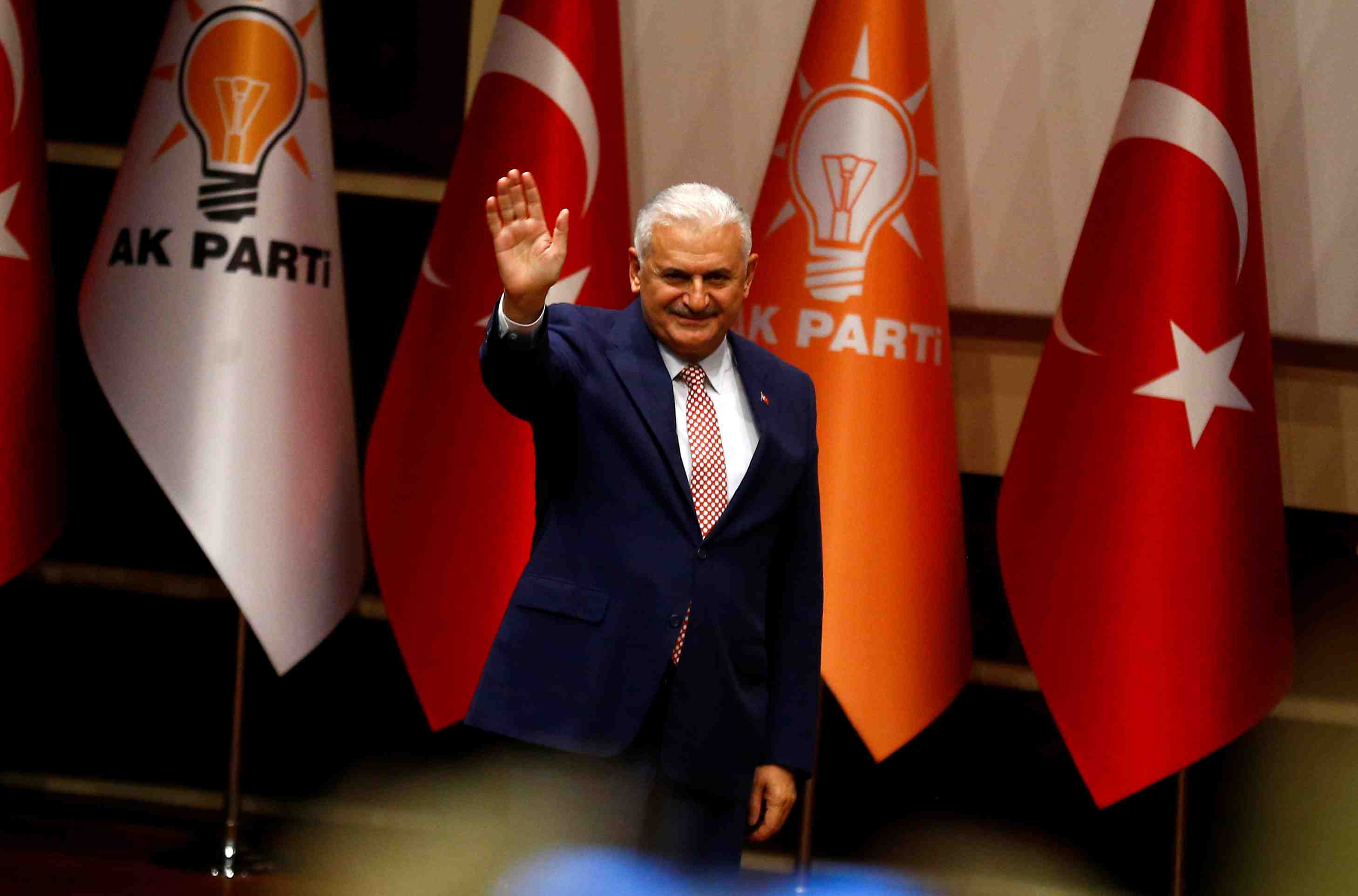 Binali yildirim va etre nomme a la tete de l'akp et du gouvernement turc