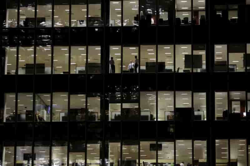 Grande-bretagne: nouvelles regles, edulcorees, pour les payes des dirigeants