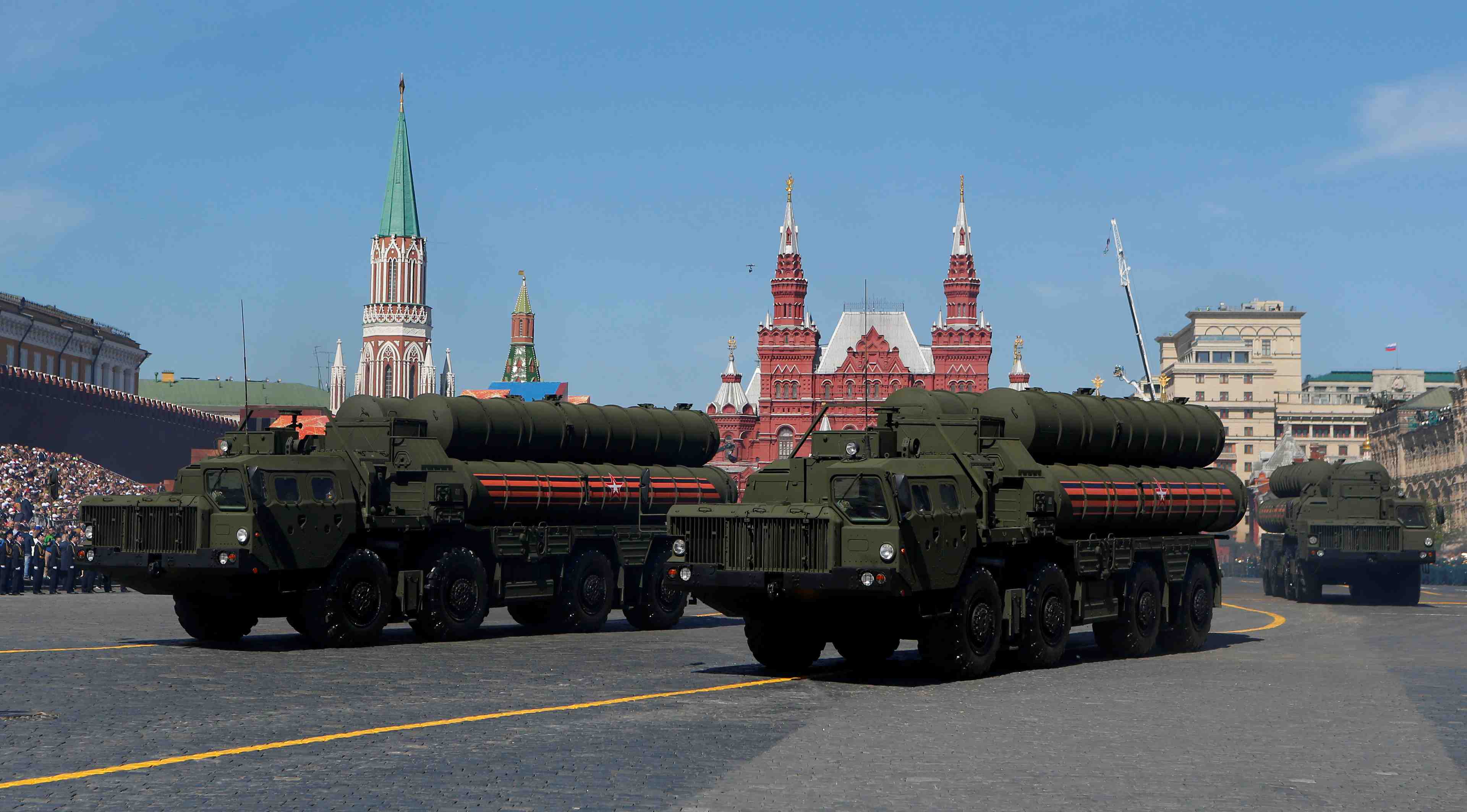Turquie: les missiles russes s-400 installes dans un an, annonce akar