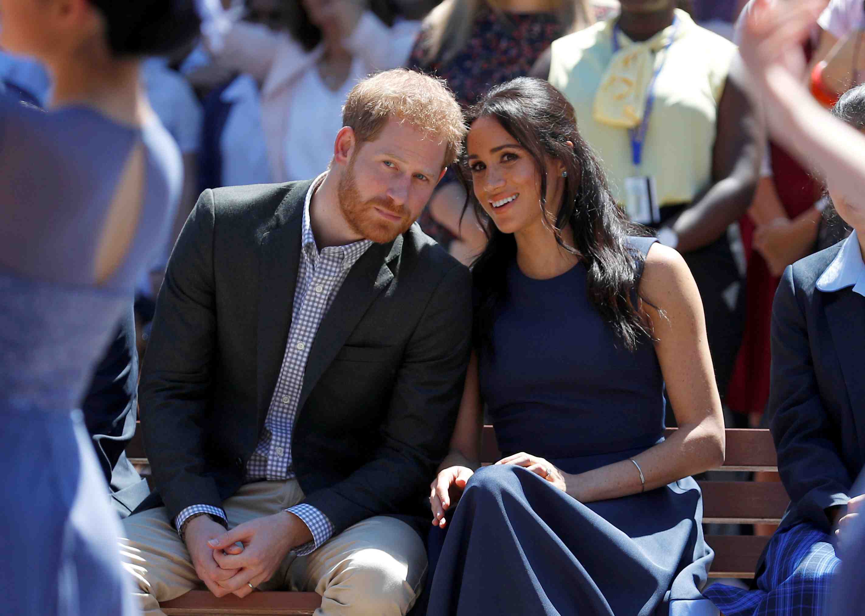 Harry et meghan d'angleterre renoncent a leurs titres royaux