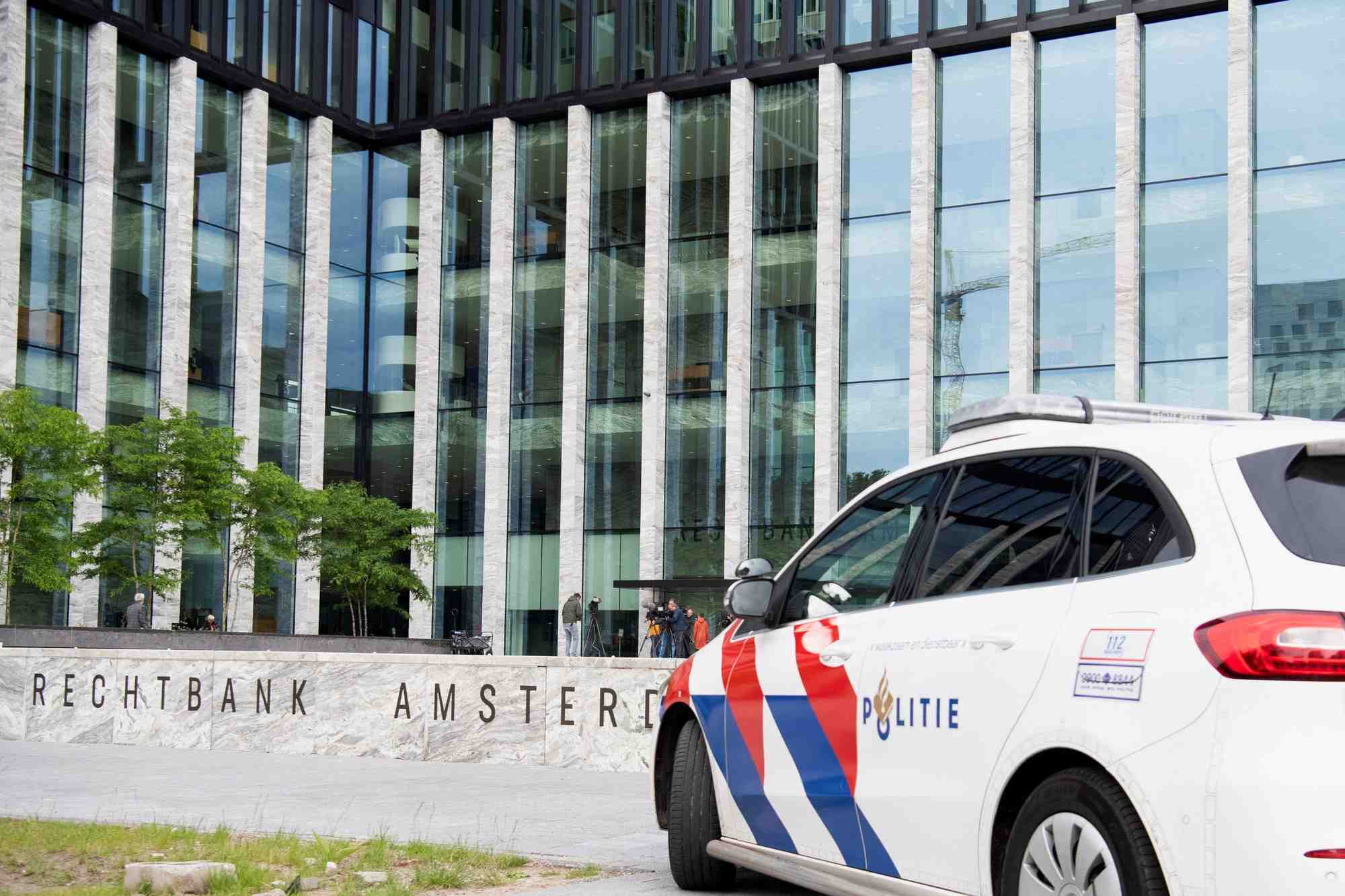 Deux nouveaux suspects arretes dans l'enquete sur le meurtre du journaliste de vries