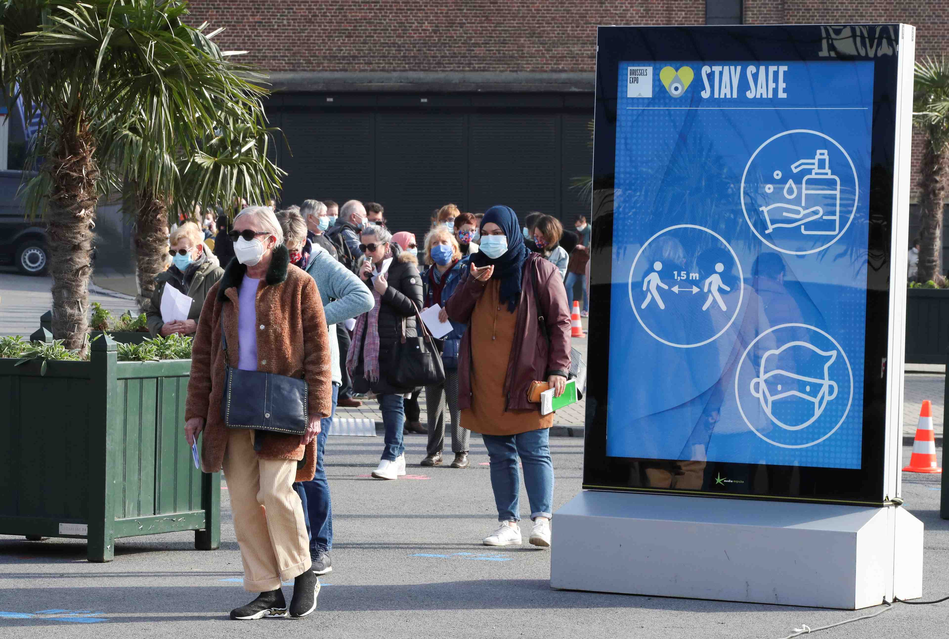 Coronavirus : la belgique va fermer bars et restaurants a 23h00 des samedi