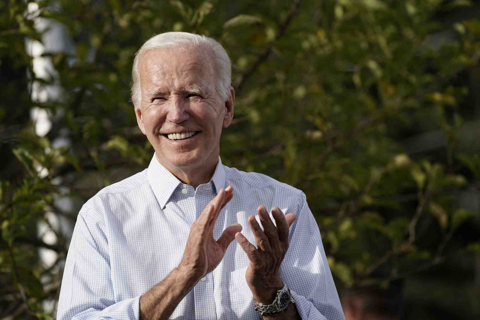 Biden felicite liz truss, appelle a une cooperation etroite