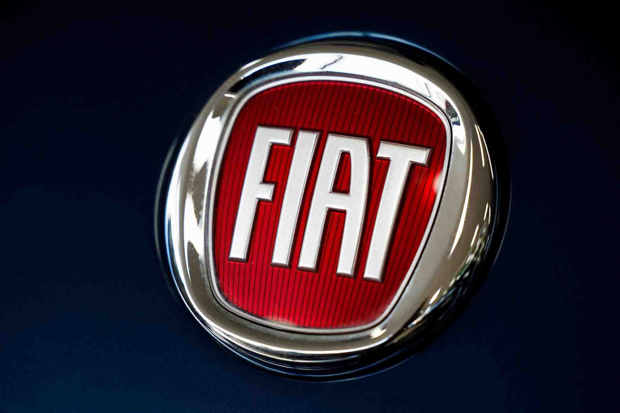 Fiat prévoit de fabriquer plus de 100.000 unités par an de sa nouvelle petite voiture hybride 500.