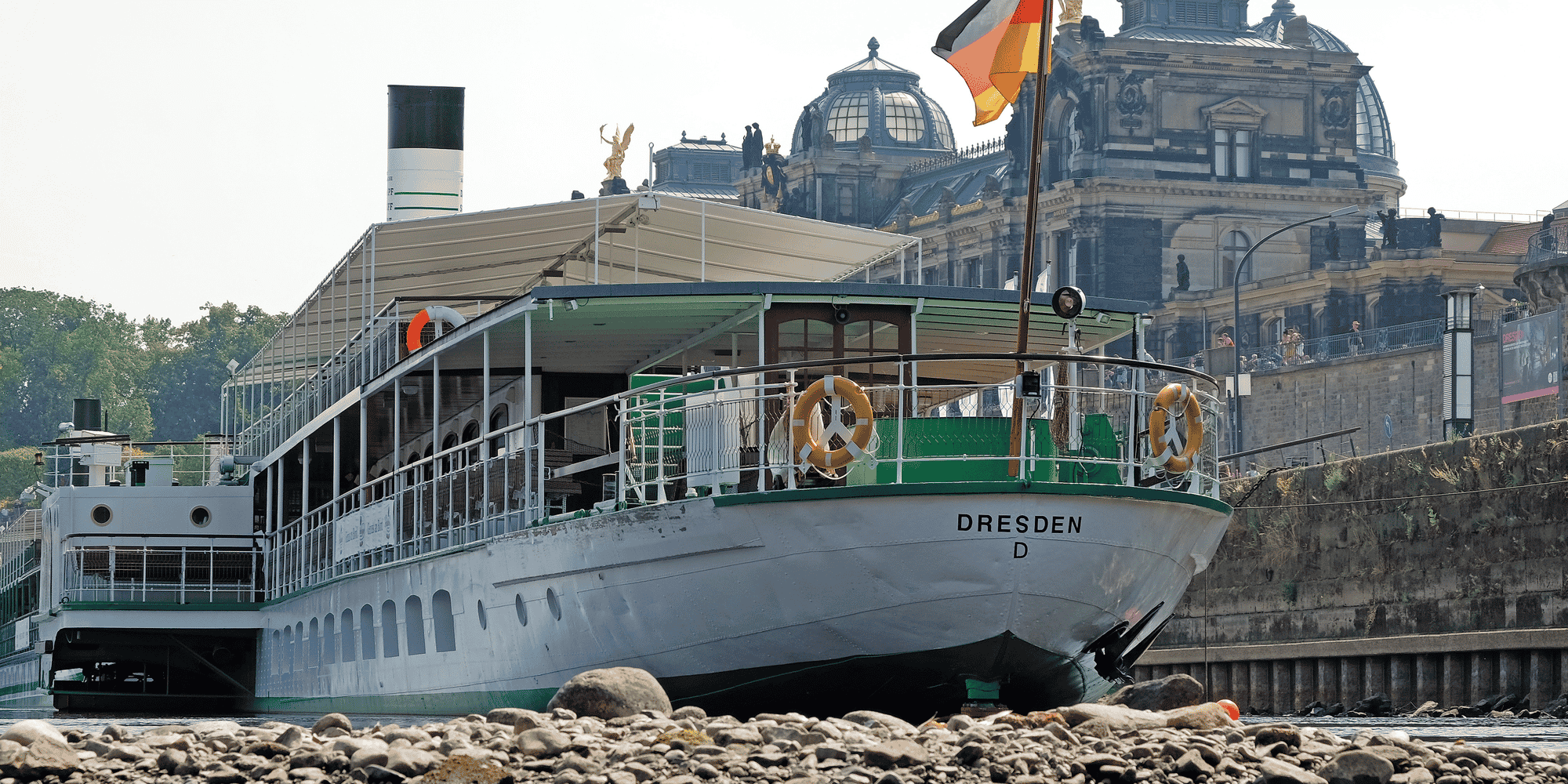 Ce n'est pas le premier été où la sécheresse sévit en Allemagne, comme en témoigne cette photo de la rivière qui traverse Dresde, l'Elbe, quasiment à sec le 11 août 2015.
