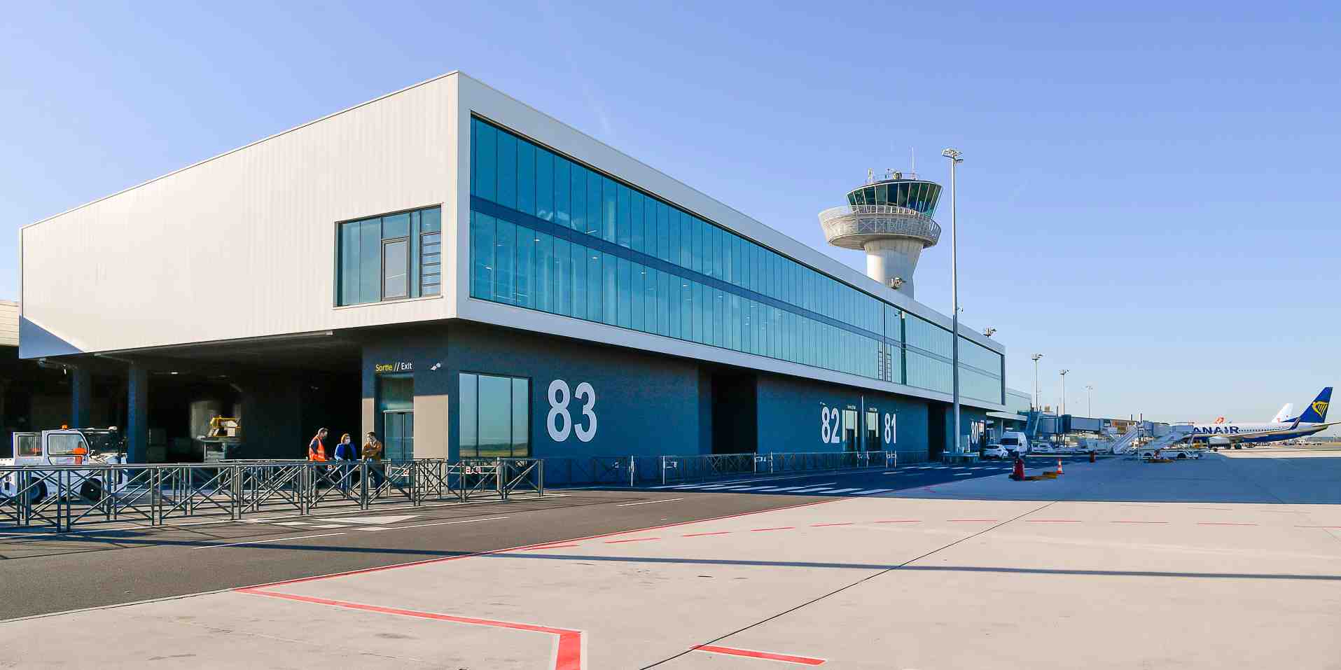 Environ 19 vols ont été opérés chaque nuit en 2023 à l'aéroport de Bordeaux-Mérignac. Cette activité devrait faire l'objet d'un encadrement entre 22h et 6h dans le courant de l'année 2026.