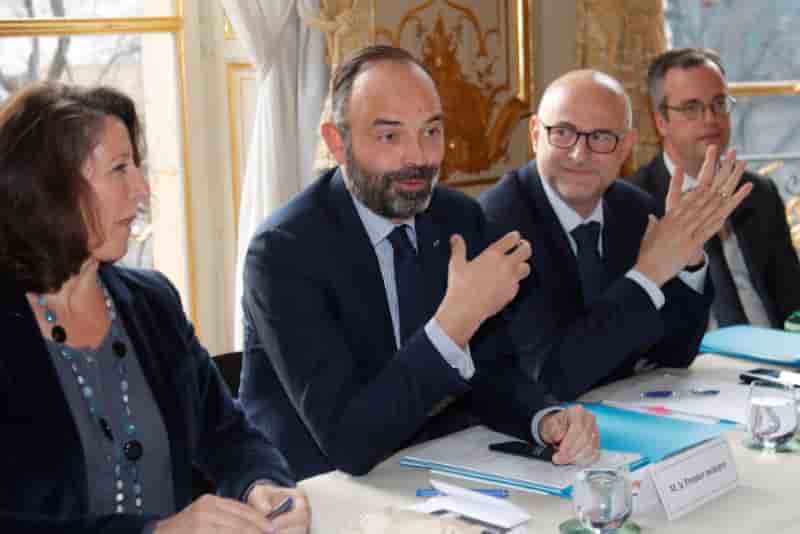 Philippe propose le retrait de l'age pivot a 64 ans