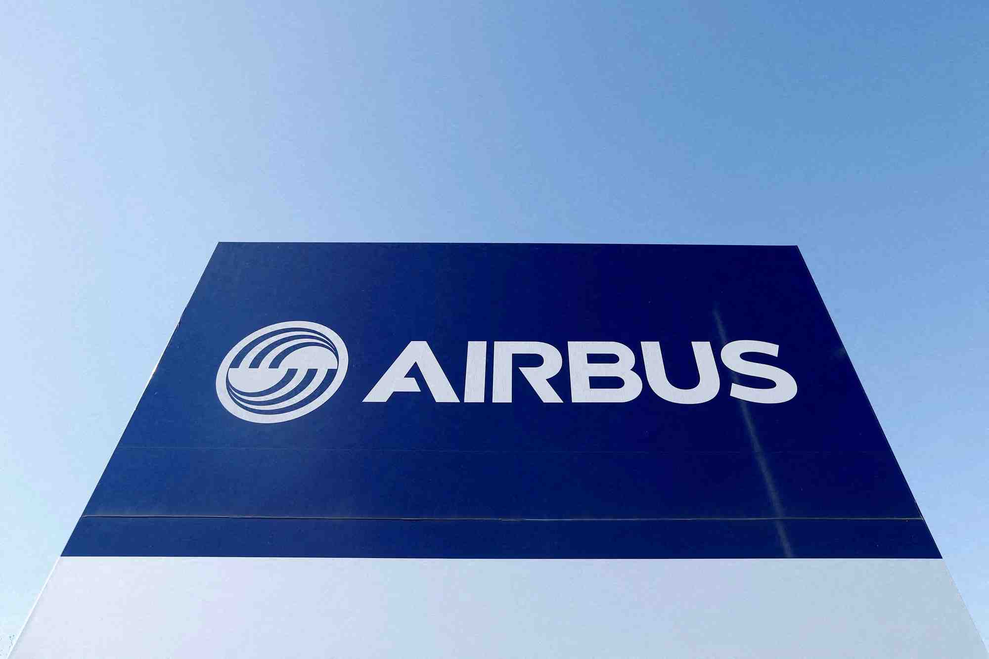 Airbus revoit a la baisse son objectif de livraisons pour 2022