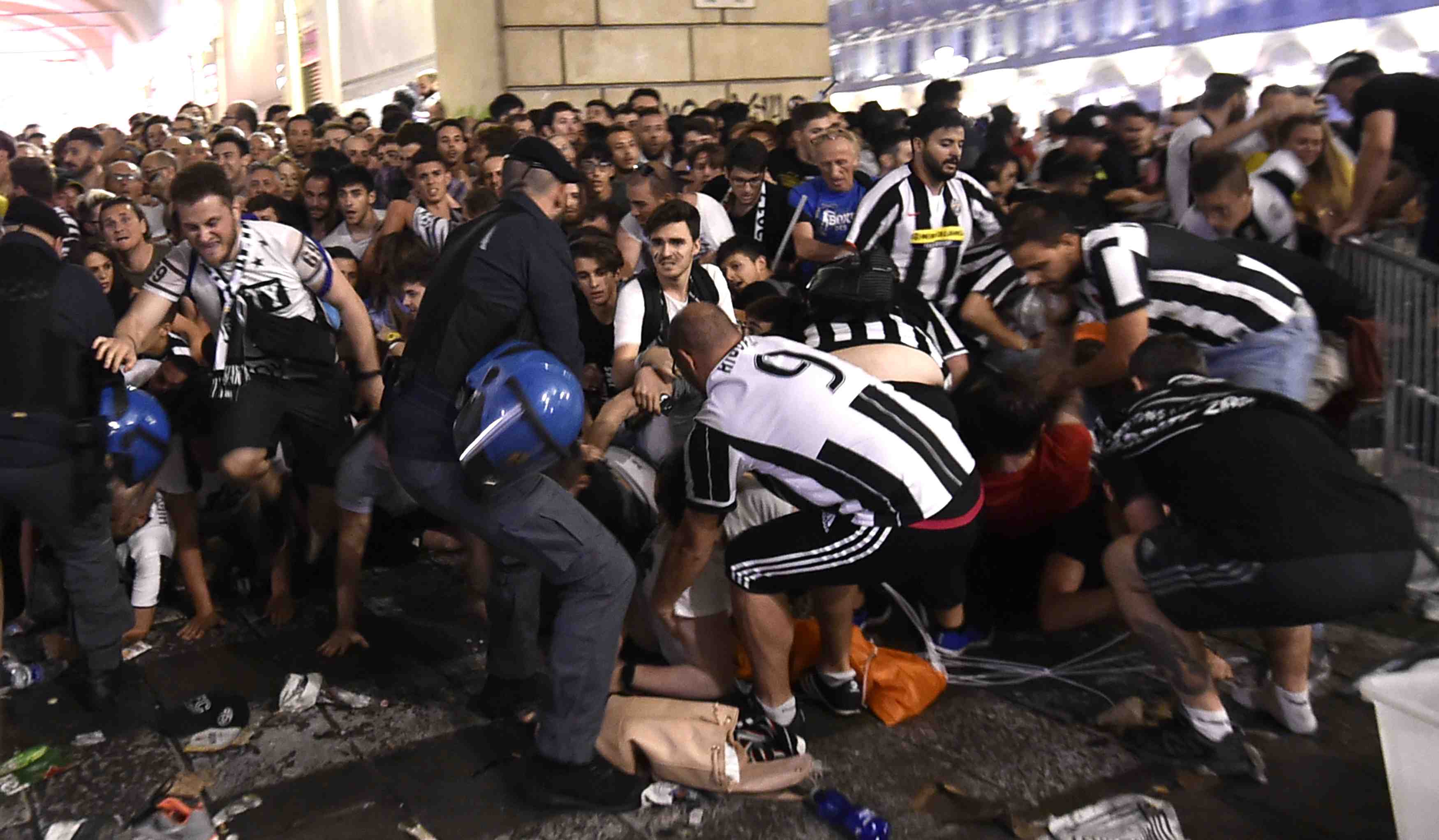Mouvement de panique a turin, un millier de blesses