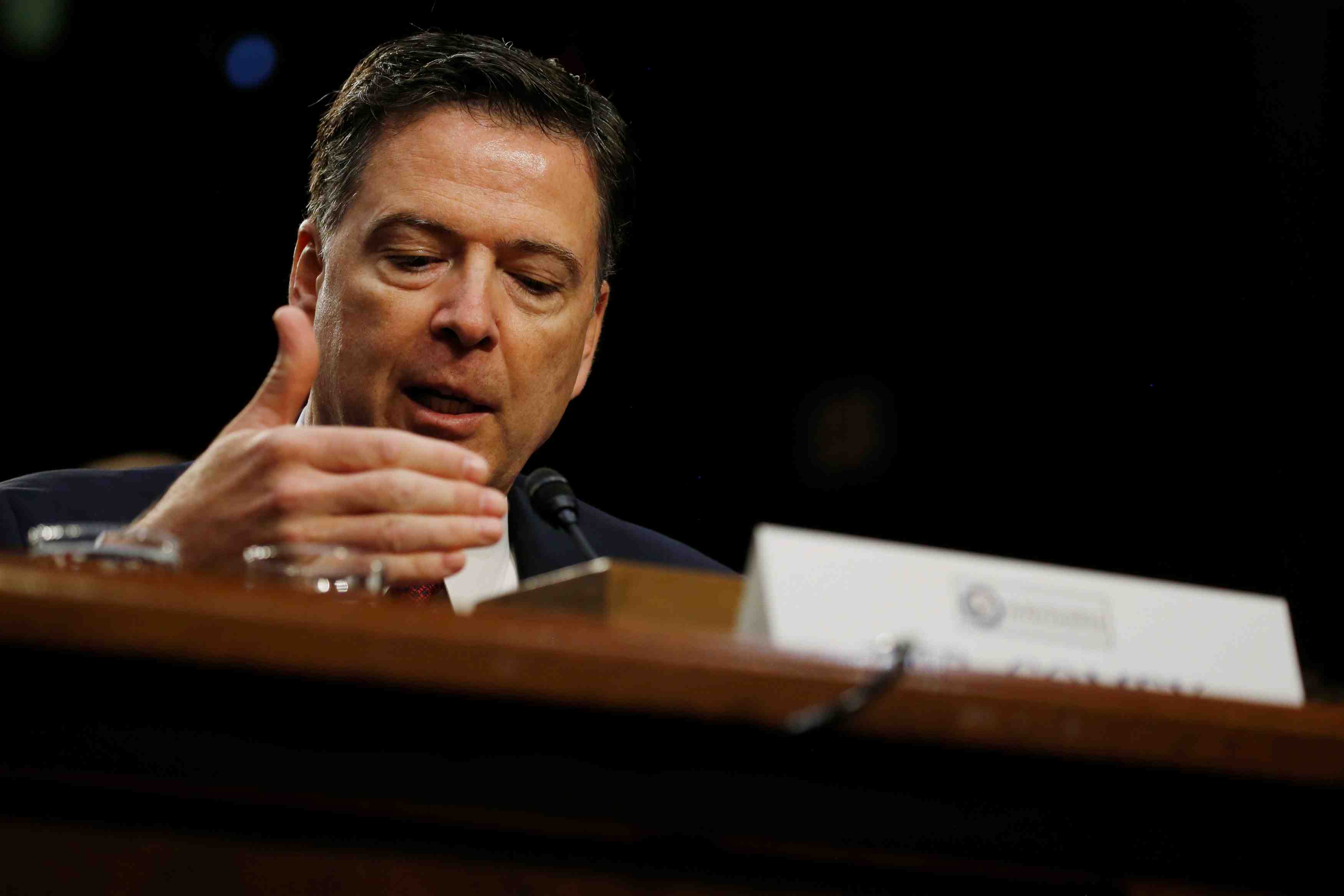 Trump toujours la mais fragilise par le temoignage de comey