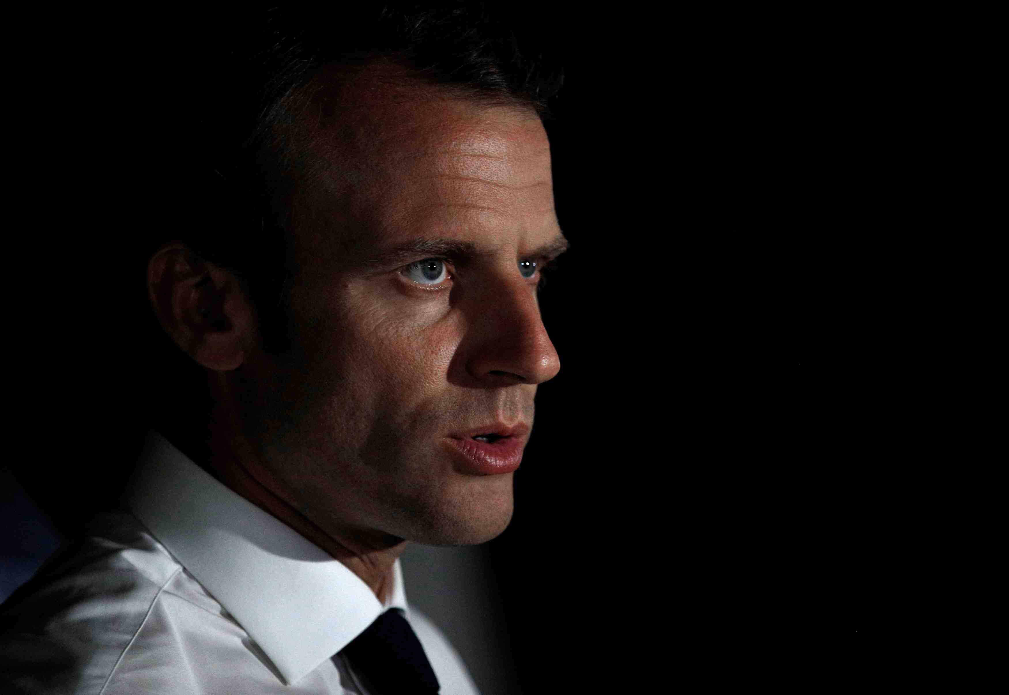 Il n'y aura aucune complaisance en cas de violence dans la rue, affirme macron