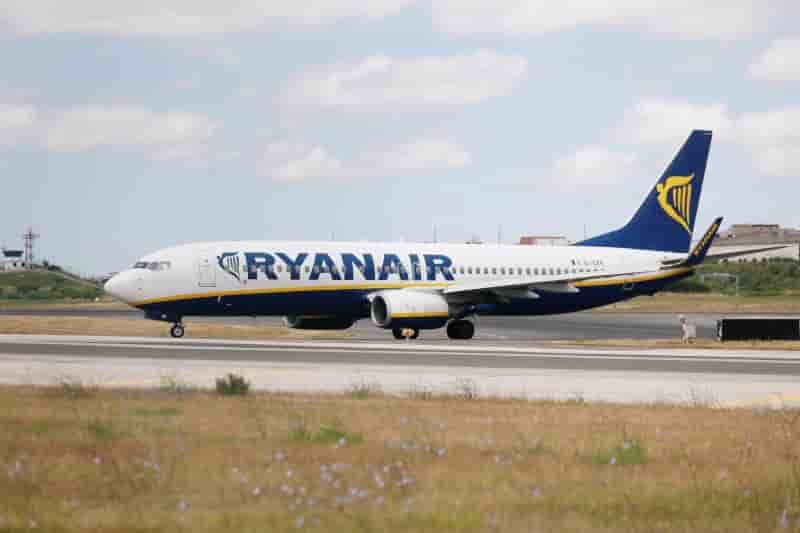 Depressurisation a bord d'un vol ryanair, 33 passagers hospitalises