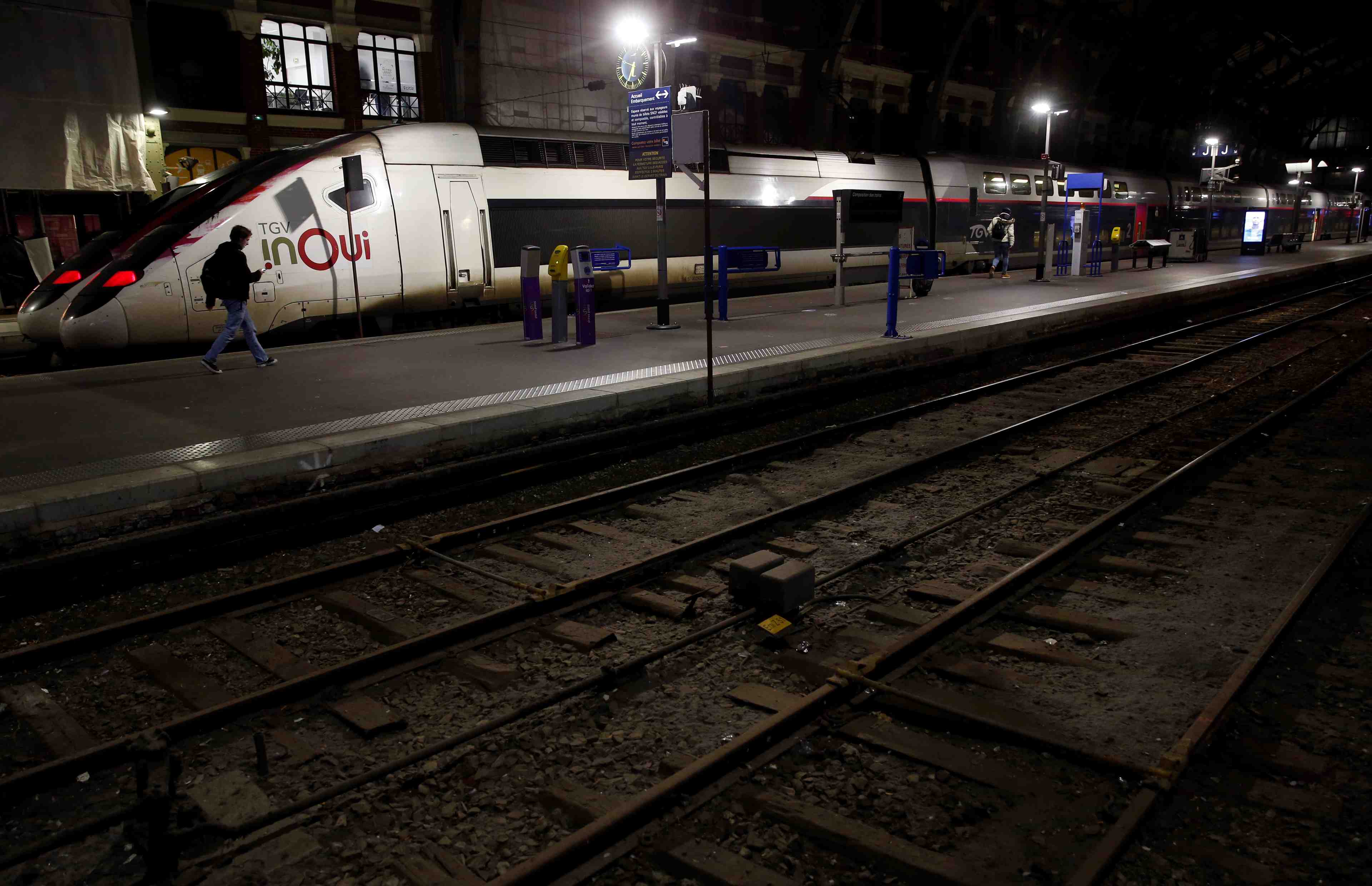 "journee noire" de greves en france contre la reforme des retraites