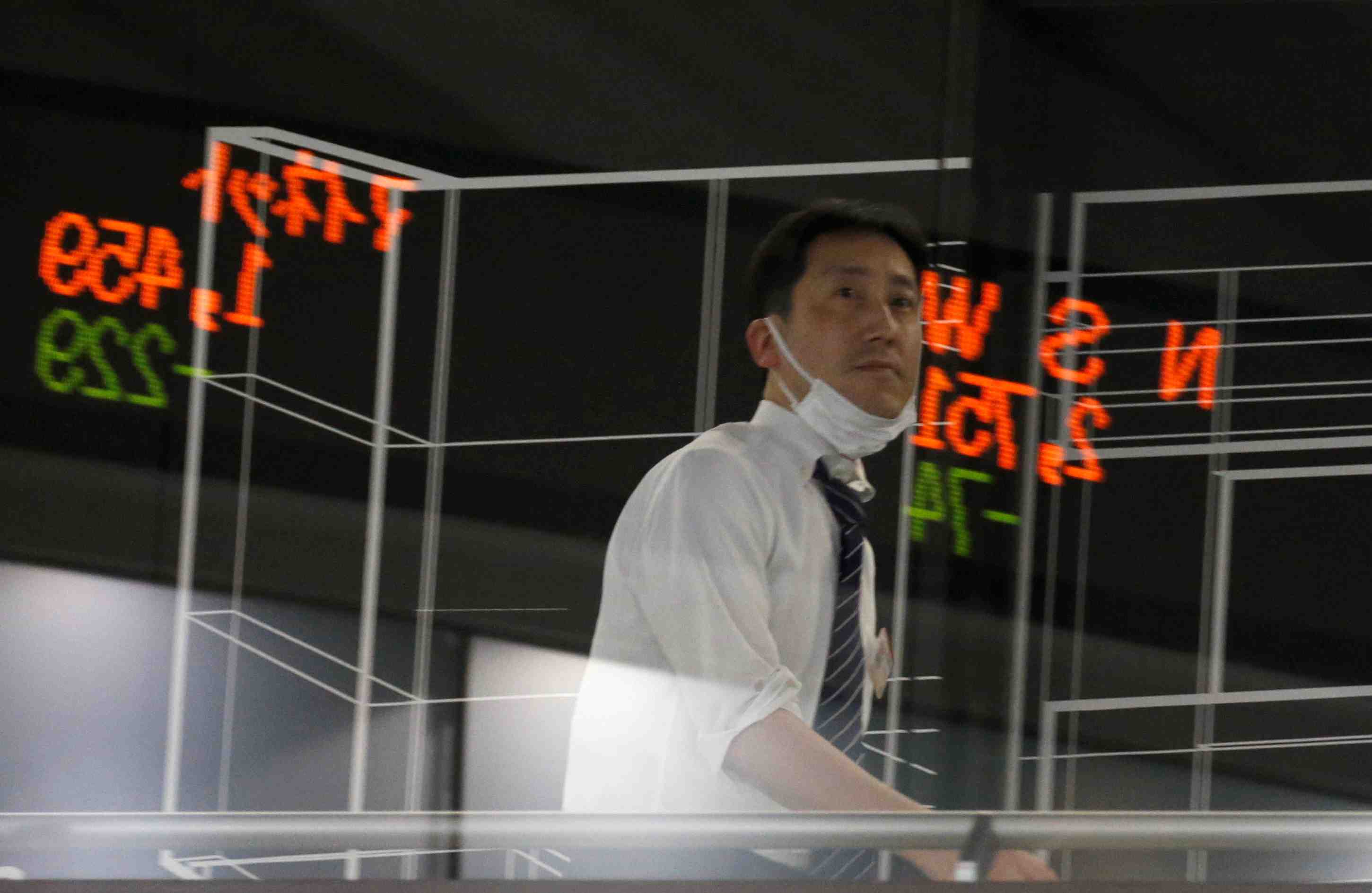 Tokyo finit en hausse