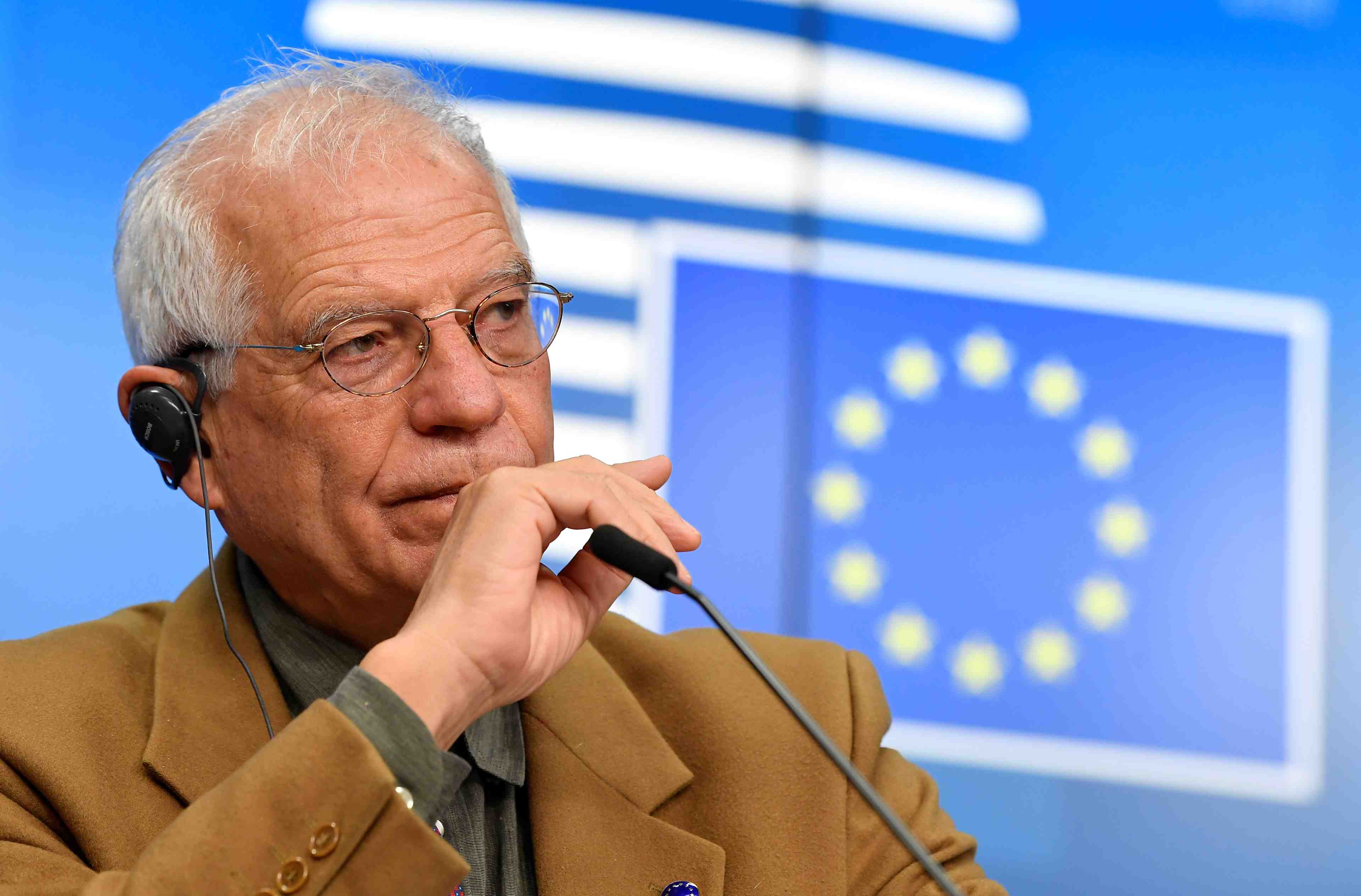 Ue: le chef de la diplomatie accuse la russie de desinformation pour vendre son vaccin anti-coronavirus