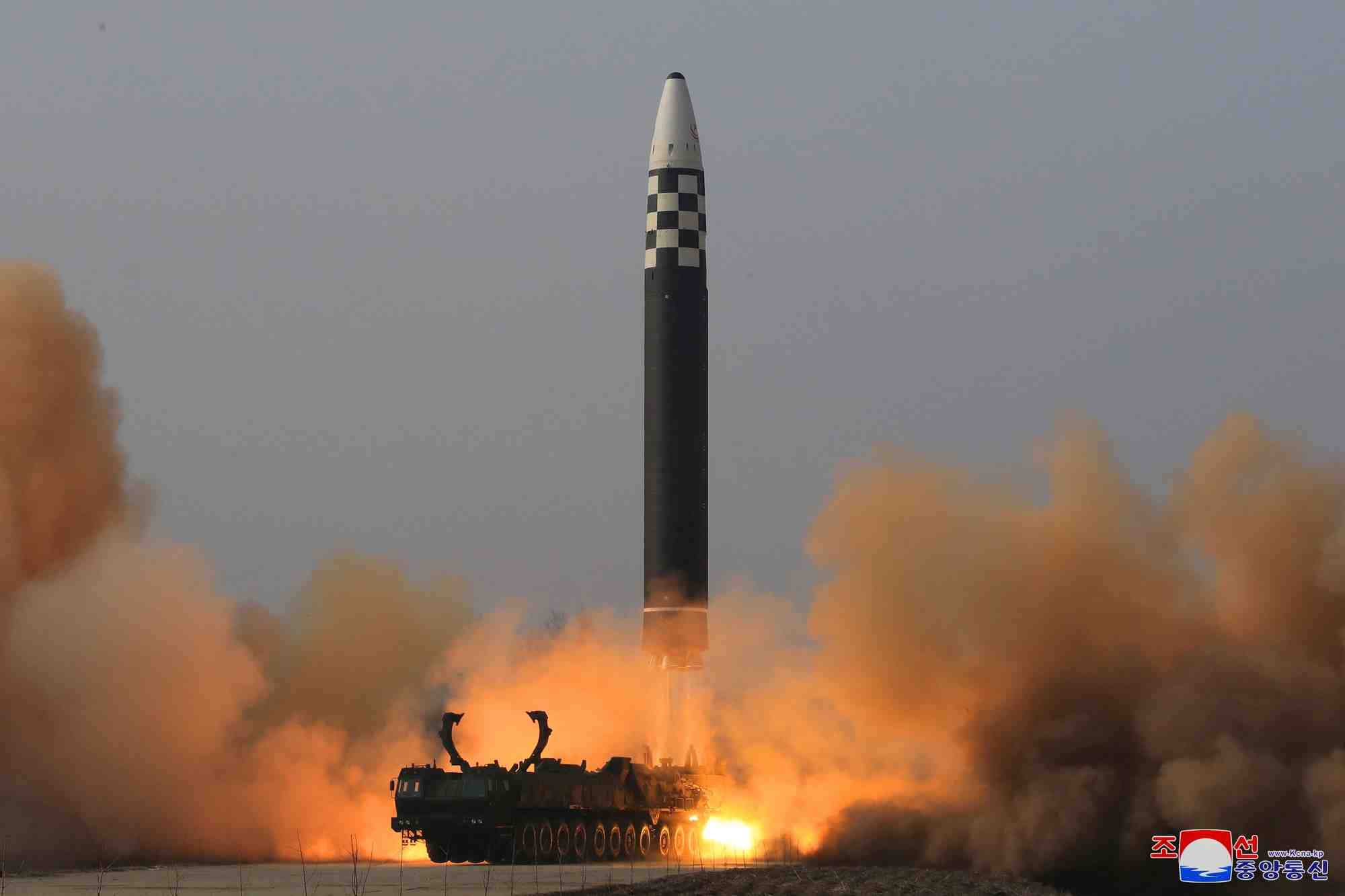 La coree du nord pourrait mener a tout moment un test nucleaire, selon un emissaire americain