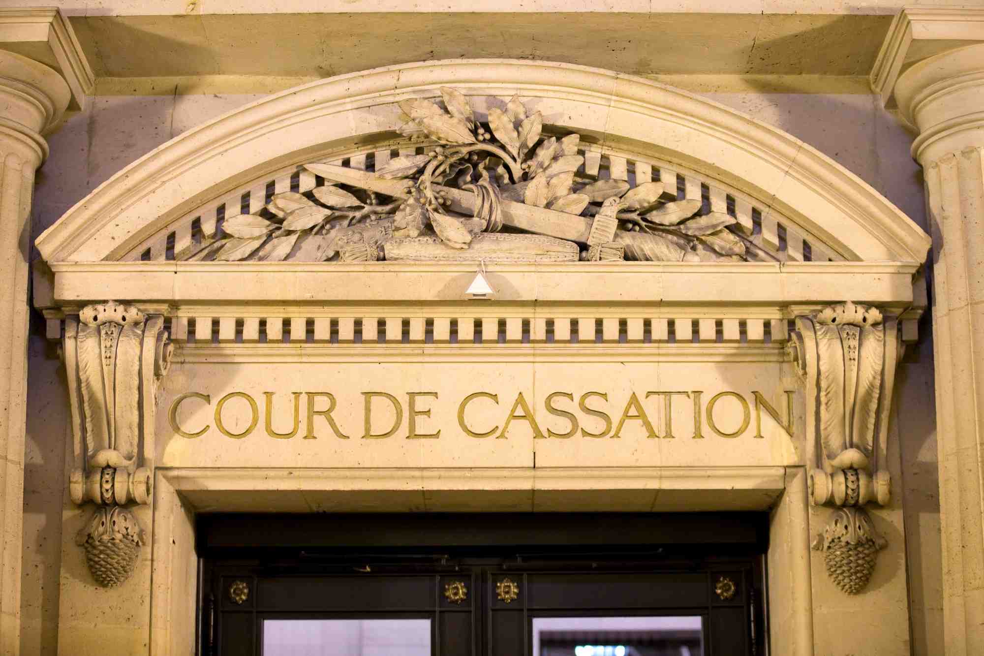 La facade de la cour de cassation est visible a paris