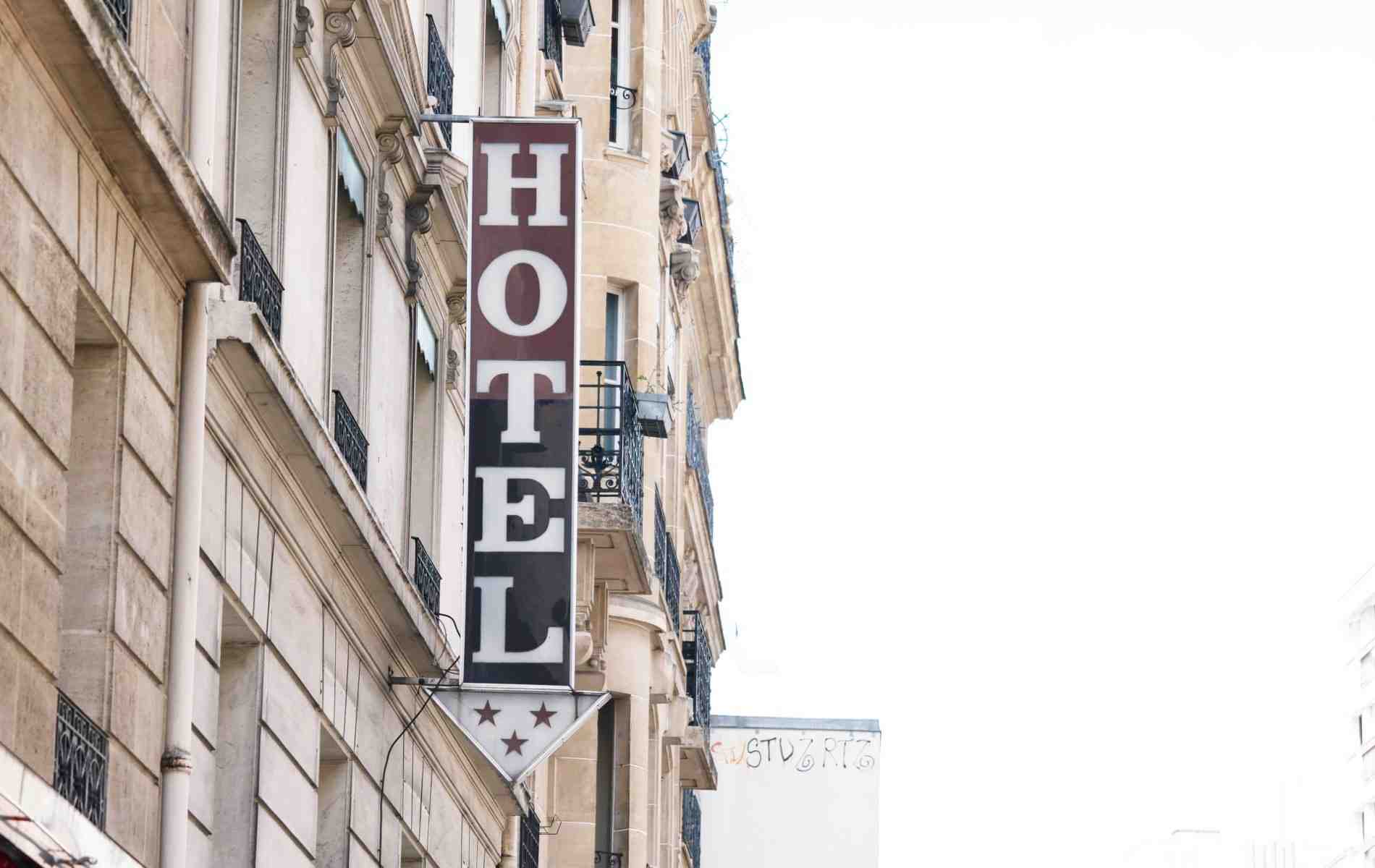 A l'instar des hôtels, les gestionnaires des édifices publics et privés existants et récents ont l'obligation légale de réduire leurs consommations d'énergie. (Photo d'illustration)