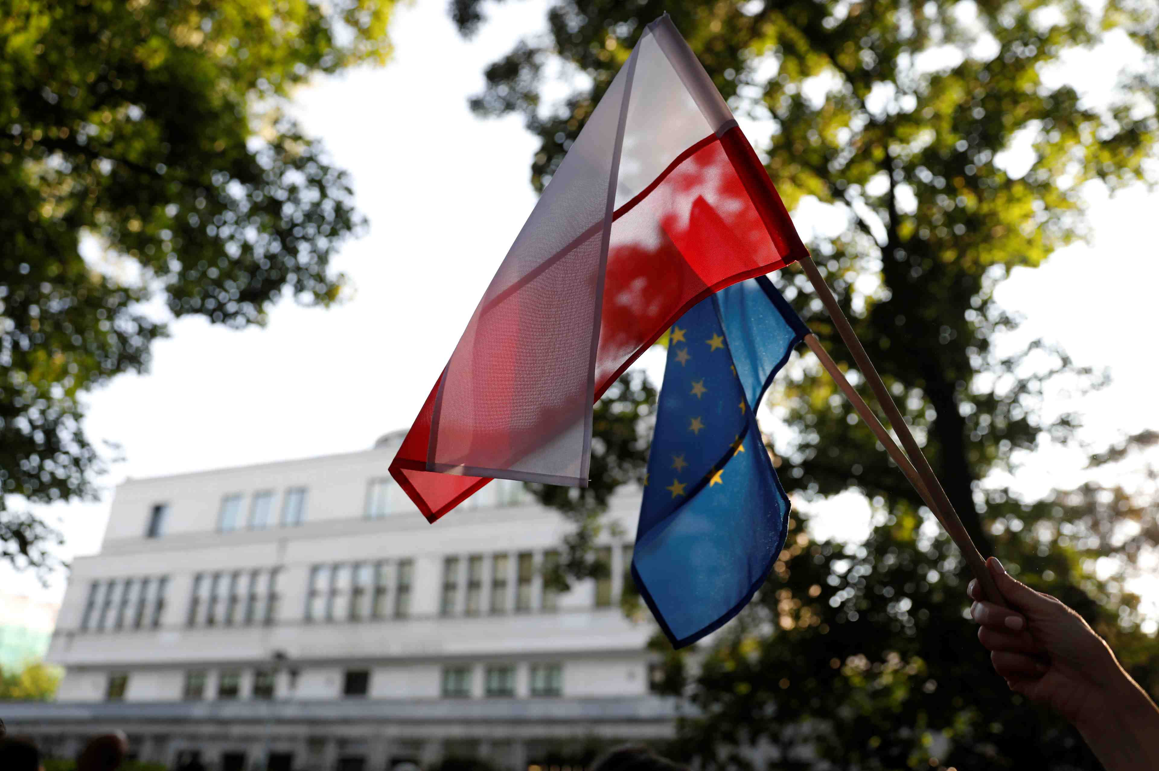 La pologne juge contraires a sa constitution des mesures de la cour de l'ue