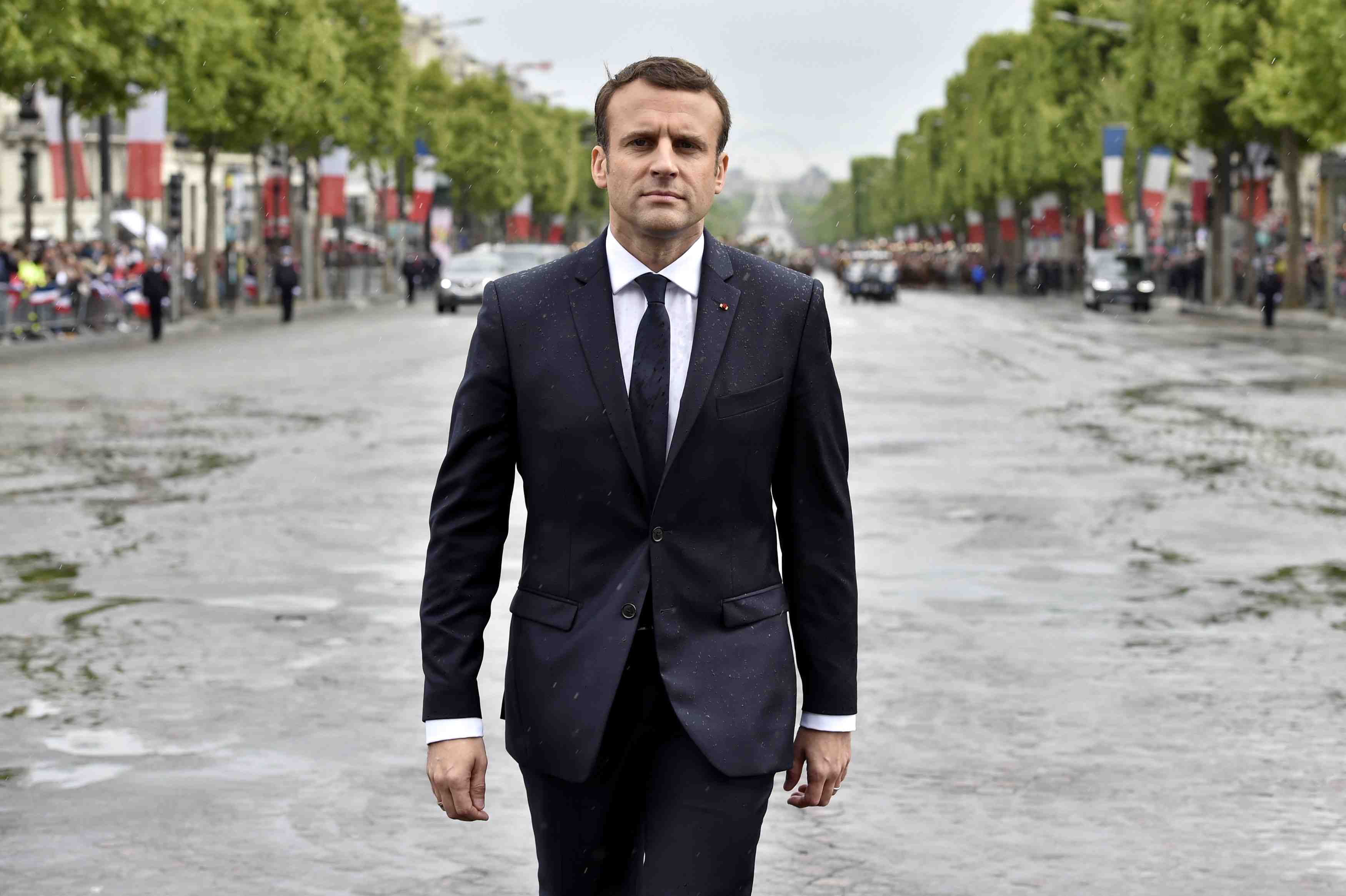 Quinze jours de presidence macron entre rupture et tradition