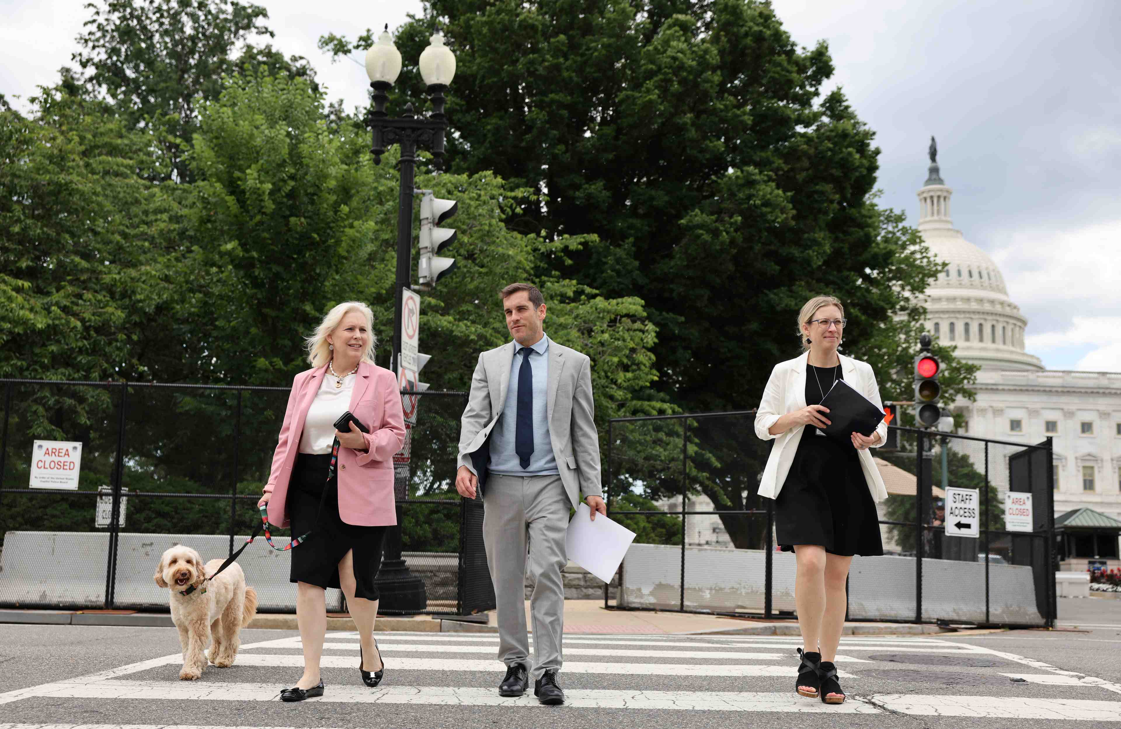 Usa: un groupe bipartite de senateurs avance sur le plan d'infrastructures