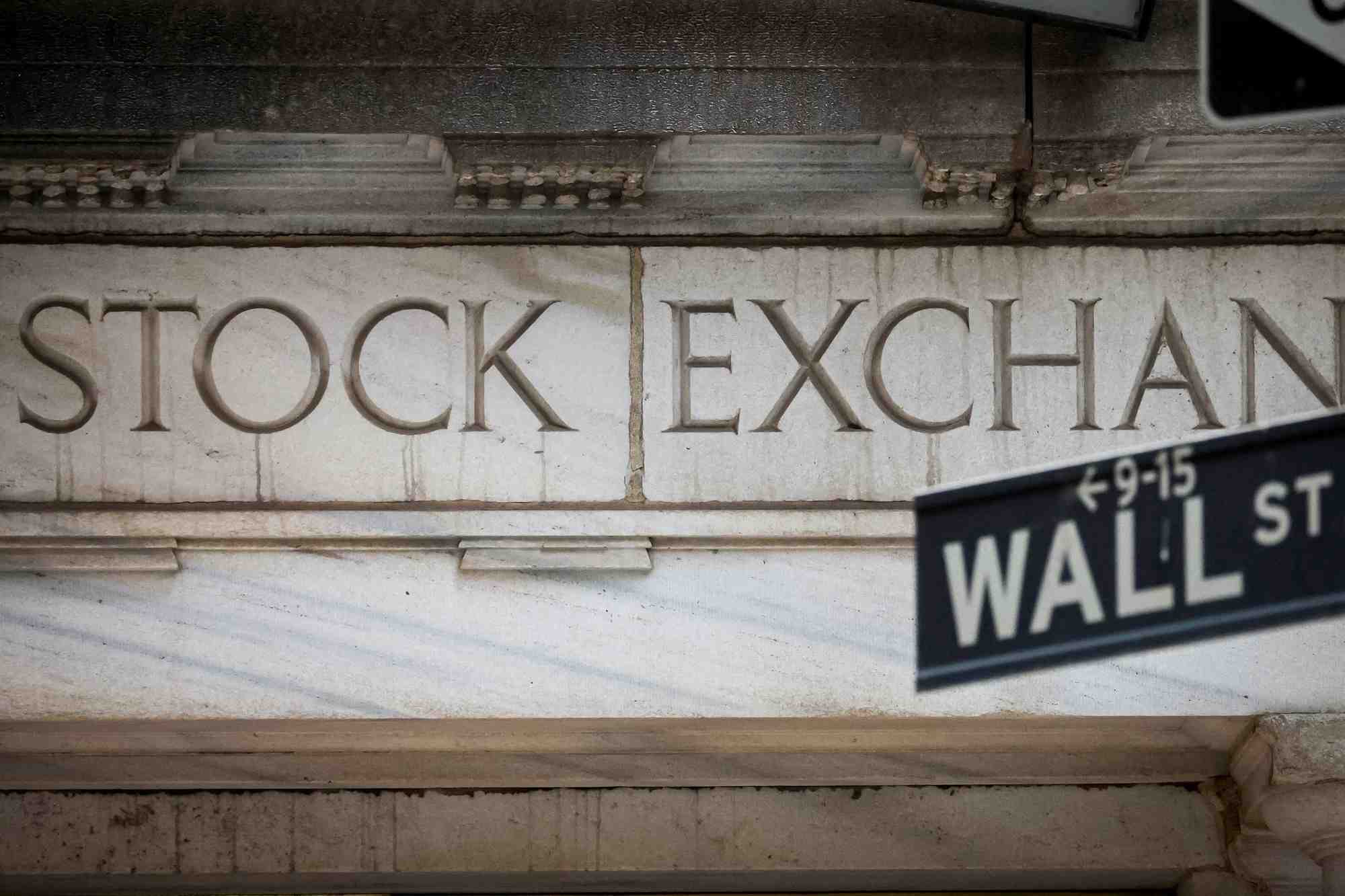 Photo de l'entree de la bourse de new york