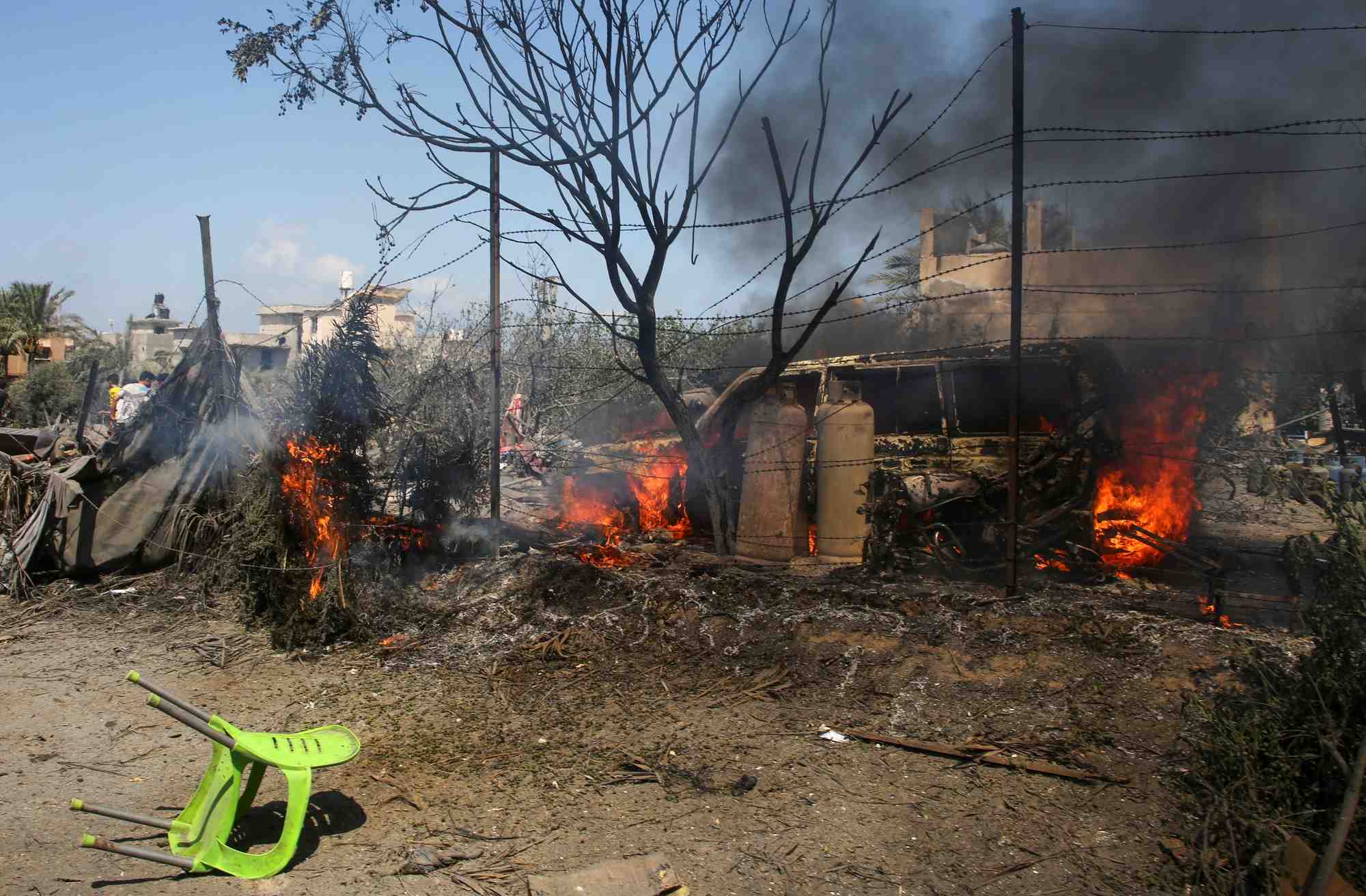Consequences des frappes israeliennes a khan younis, dans le sud de la bande de gaza