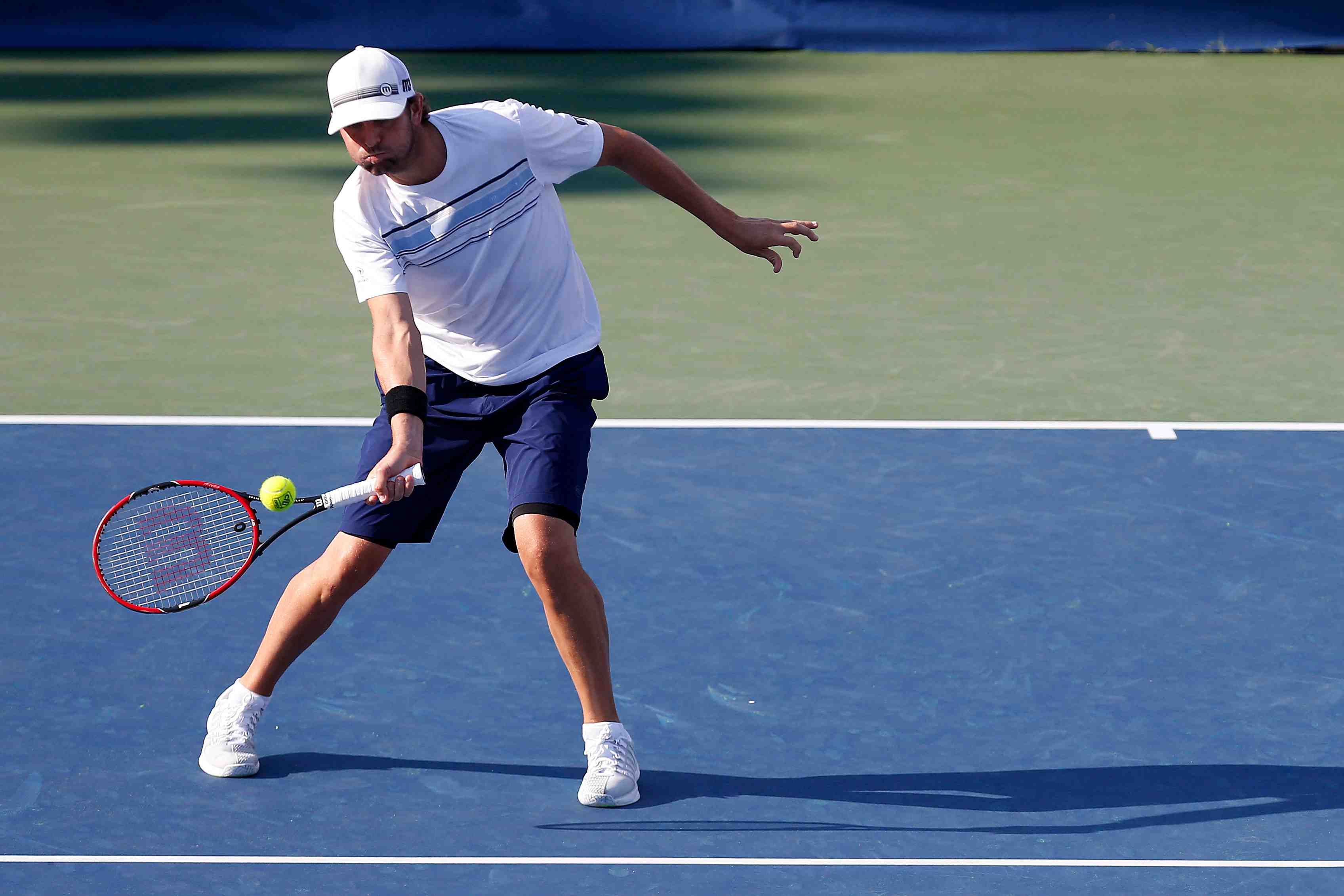 Deux ans apres, mardy fish remporte un match de tennis