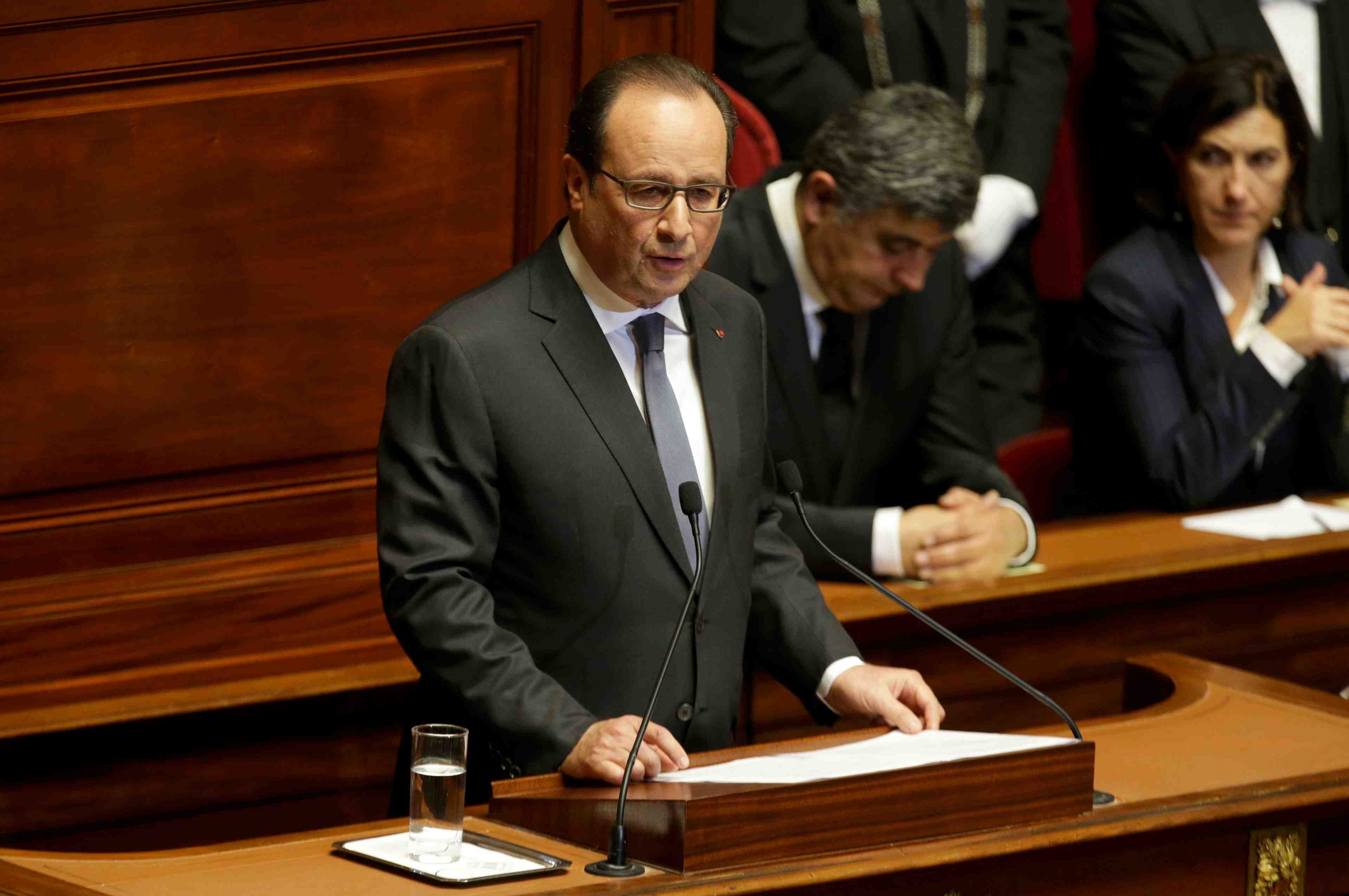 Hollande veut une grande coalition avec la russie contre l'ei
