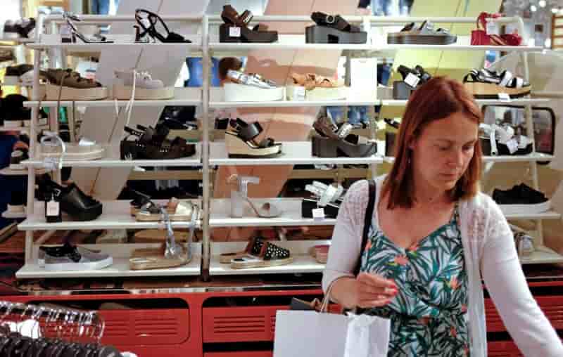 Vivarte met en vente l'enseigne de chaussures besson