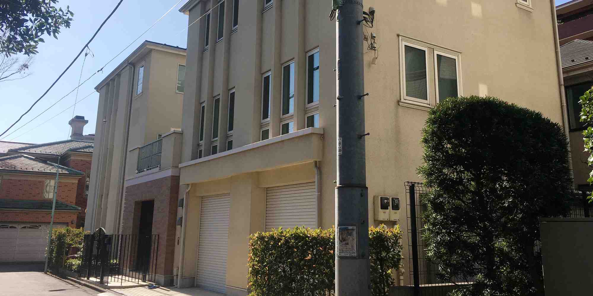 La maison dans laquelle Carlos Ghosn résidait à Tokyo avant de fuir pour le Liban.