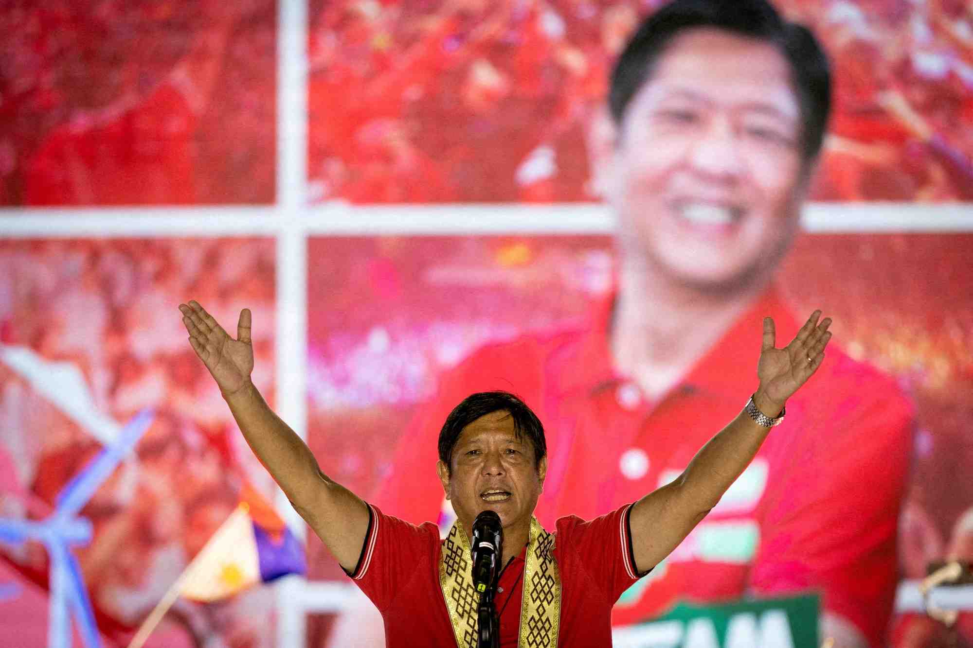 Philippines: l'ombre du clan marcos plane sur la presidentielle de lundi